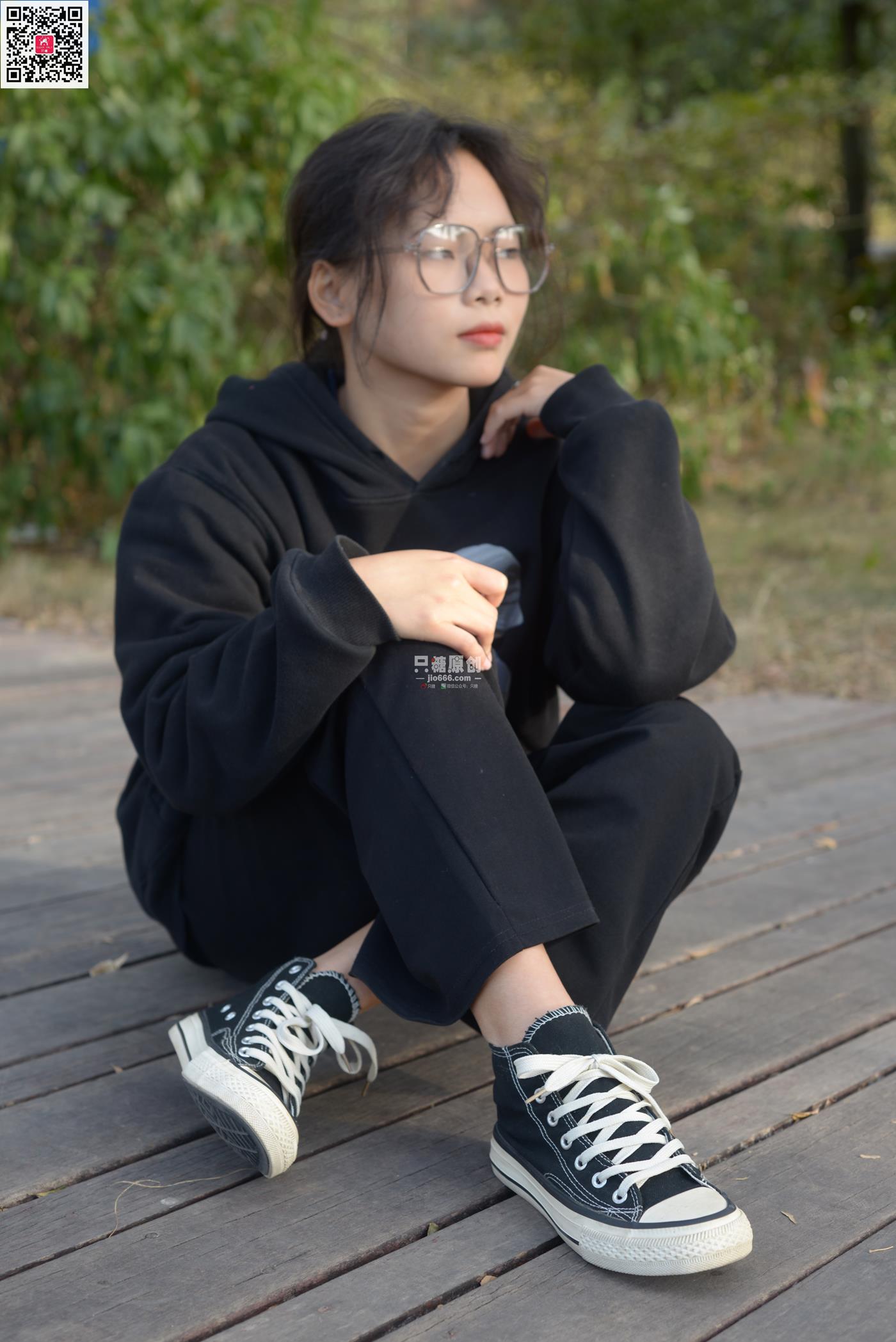 图片[23]-[只糖原创]NO.574 露露 陪落叶看了一次黄昏[150P] – 速更版-美库