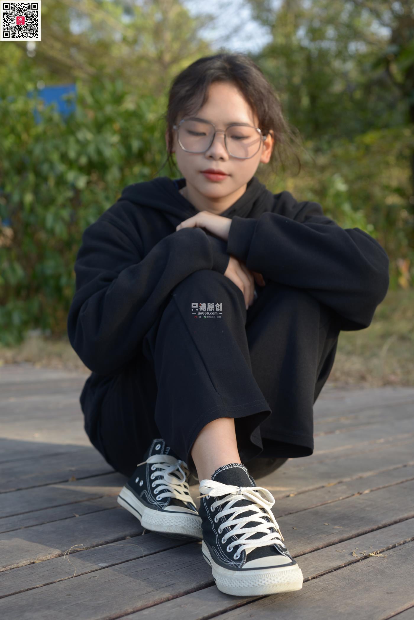 图片[53]-[只糖原创]NO.574 露露 陪落叶看了一次黄昏[150P] – 速更版-美库