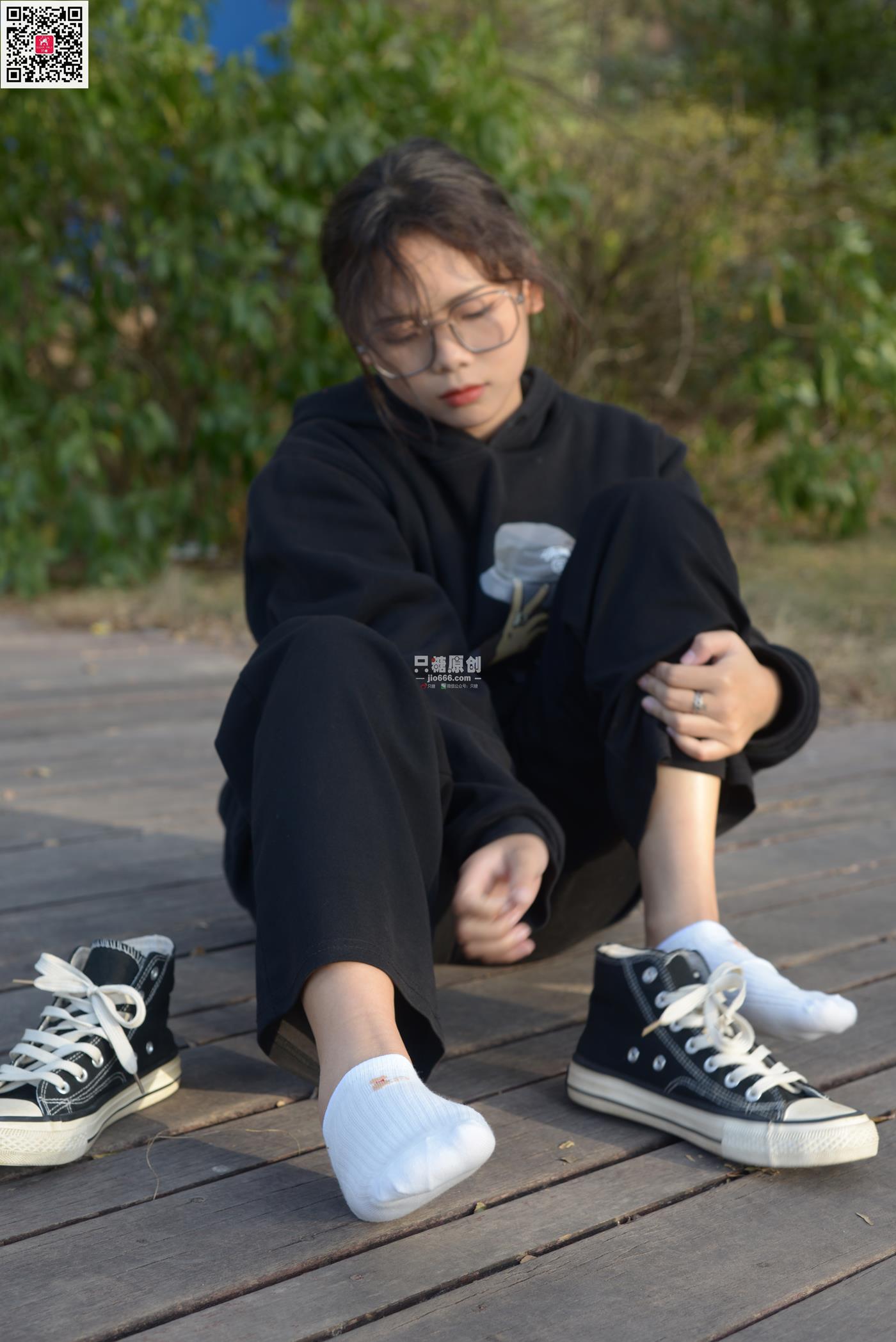 图片[57]-[只糖原创]NO.574 露露 陪落叶看了一次黄昏[150P] – 速更版-美库