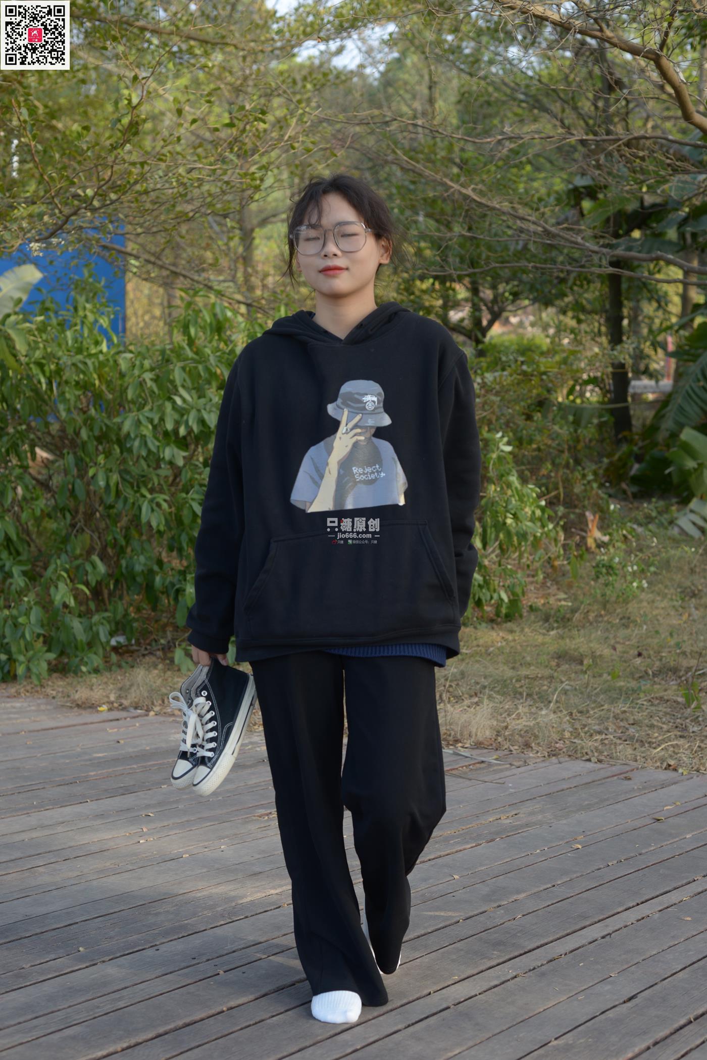 图片[60]-[只糖原创]NO.574 露露 陪落叶看了一次黄昏[150P] – 速更版-美库