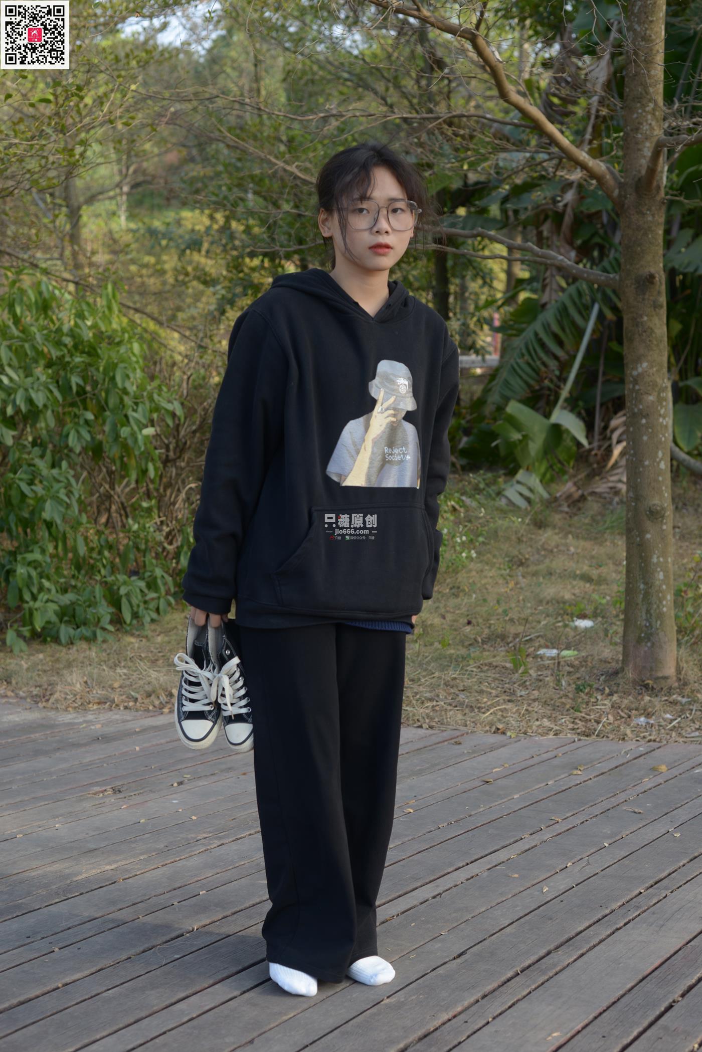 图片[62]-[只糖原创]NO.574 露露 陪落叶看了一次黄昏[150P] – 速更版-美库