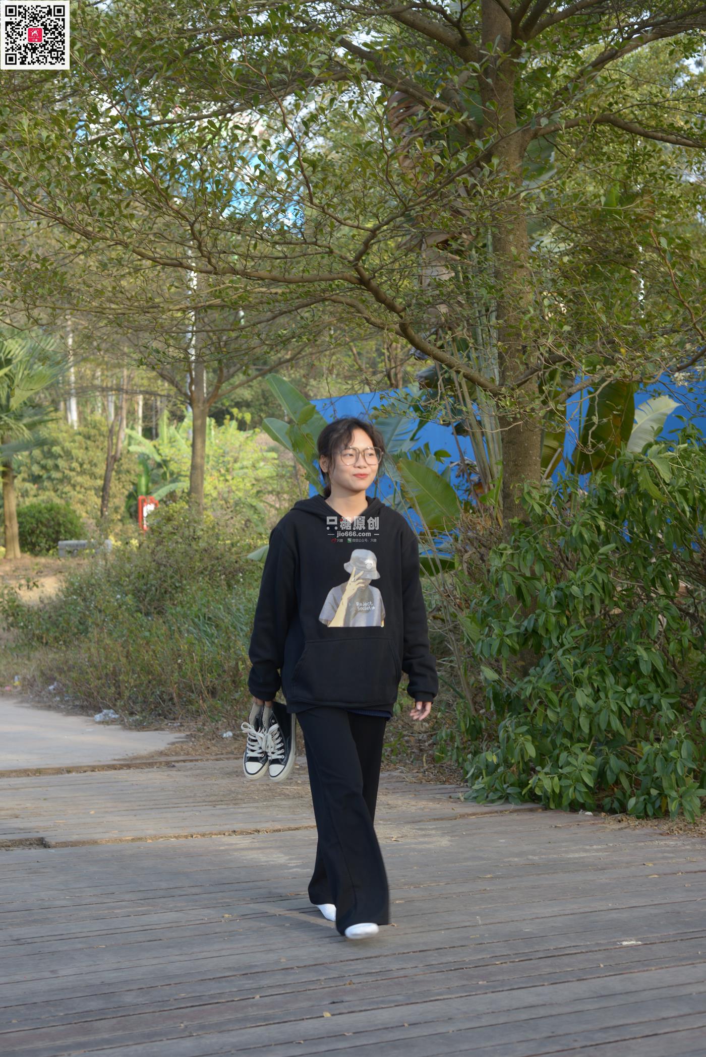 图片[63]-[只糖原创]NO.574 露露 陪落叶看了一次黄昏[150P] – 速更版-美库