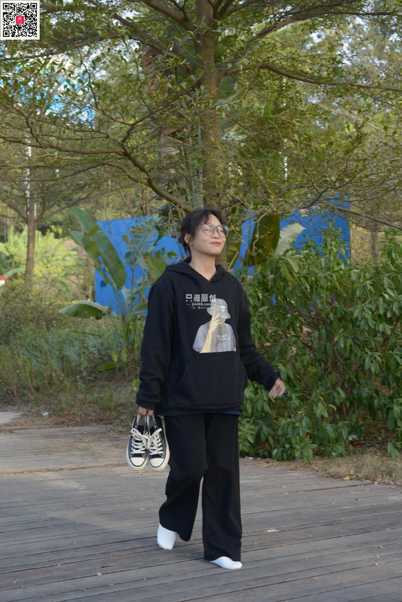 图片[64]-[只糖原创]NO.574 露露 陪落叶看了一次黄昏[150P] – 速更版-美库