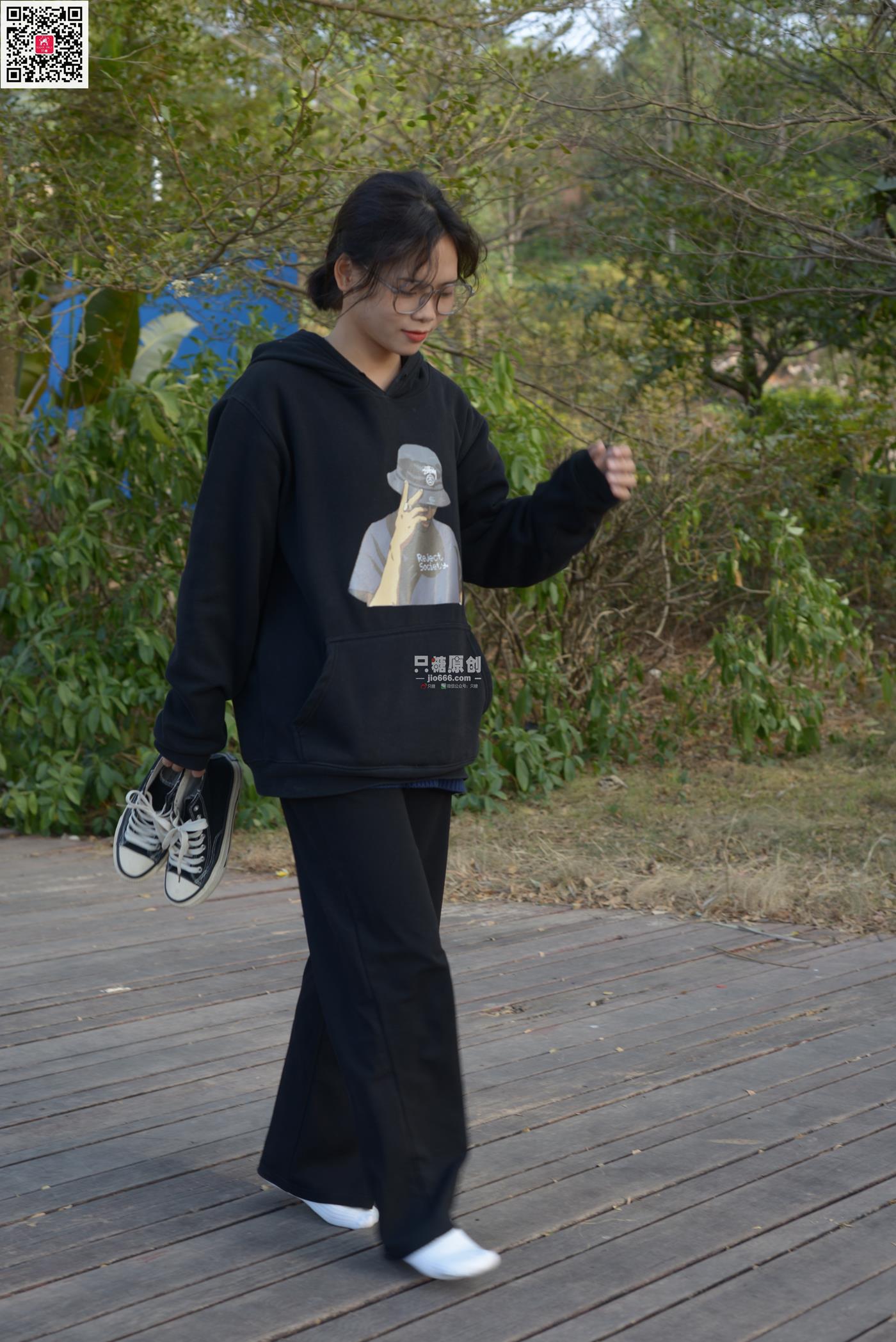 图片[65]-[只糖原创]NO.574 露露 陪落叶看了一次黄昏[150P] – 速更版-美库