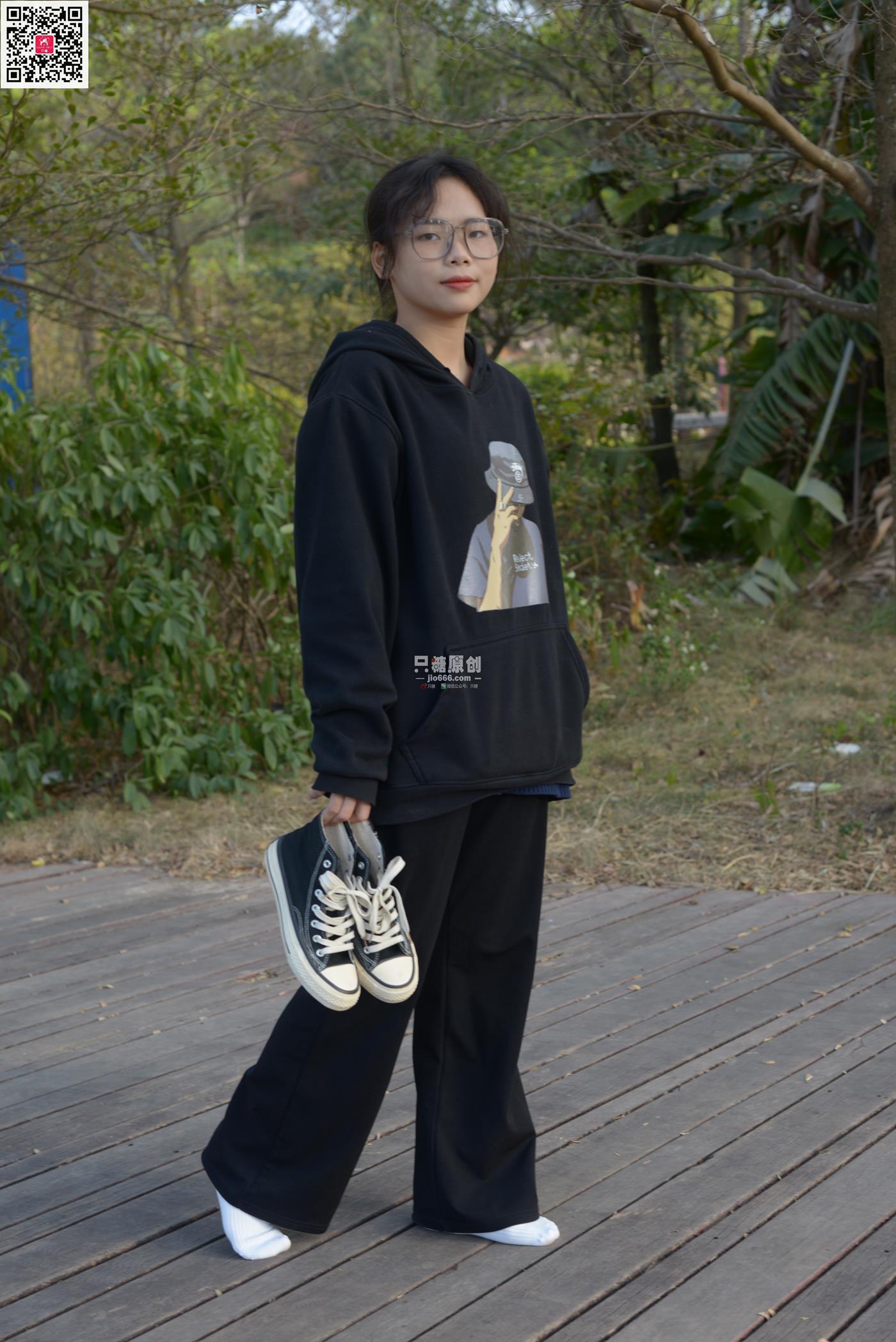 图片[70]-[只糖原创]NO.574 露露 陪落叶看了一次黄昏[150P] – 速更版-美库