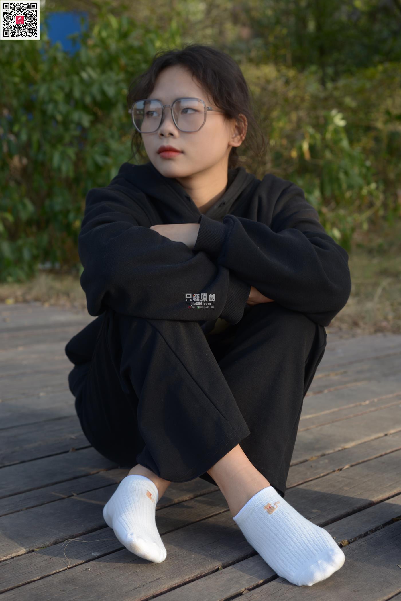 图片[83]-[只糖原创]NO.574 露露 陪落叶看了一次黄昏[150P] – 速更版-美库