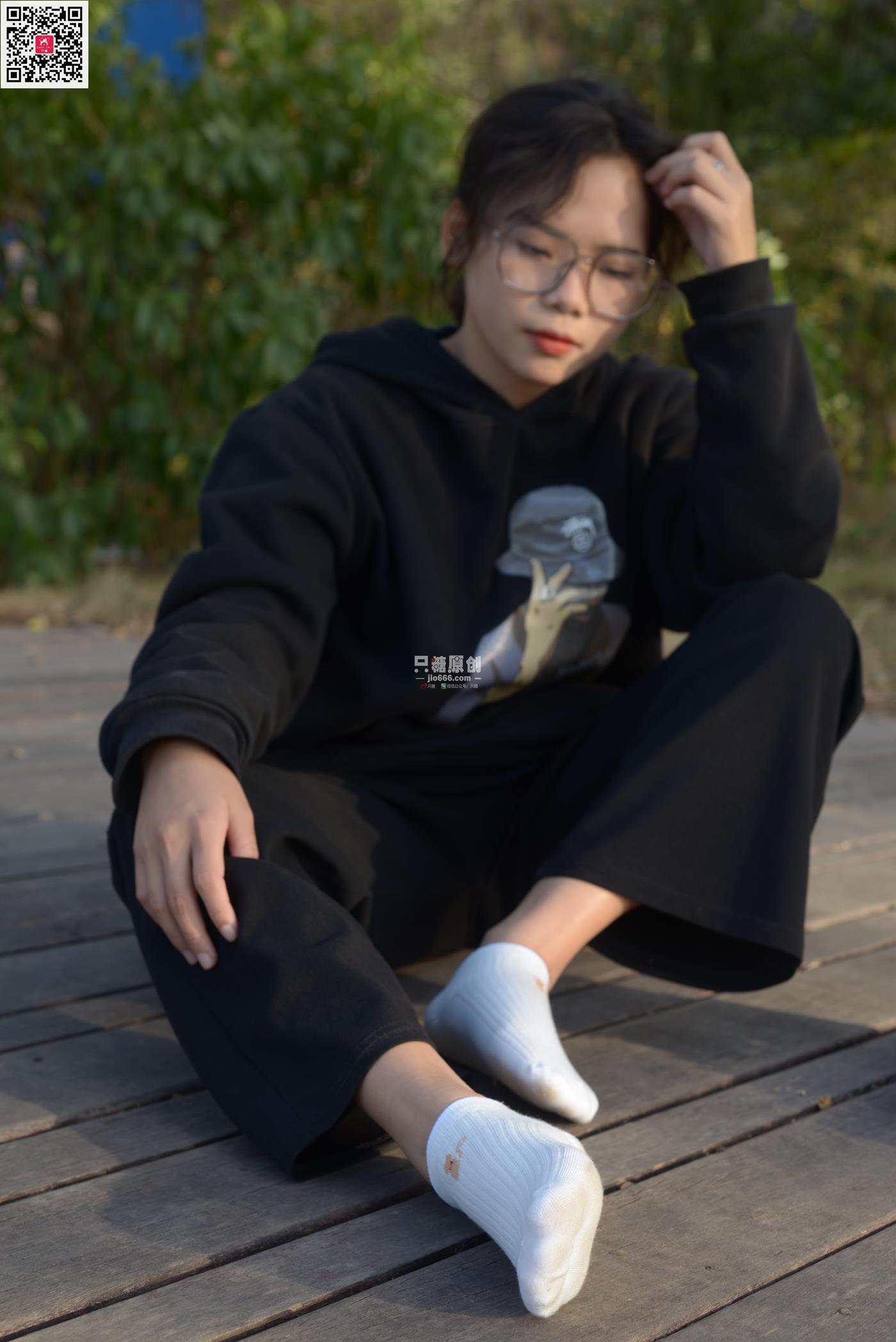 图片[85]-[只糖原创]NO.574 露露 陪落叶看了一次黄昏[150P] – 速更版-美库