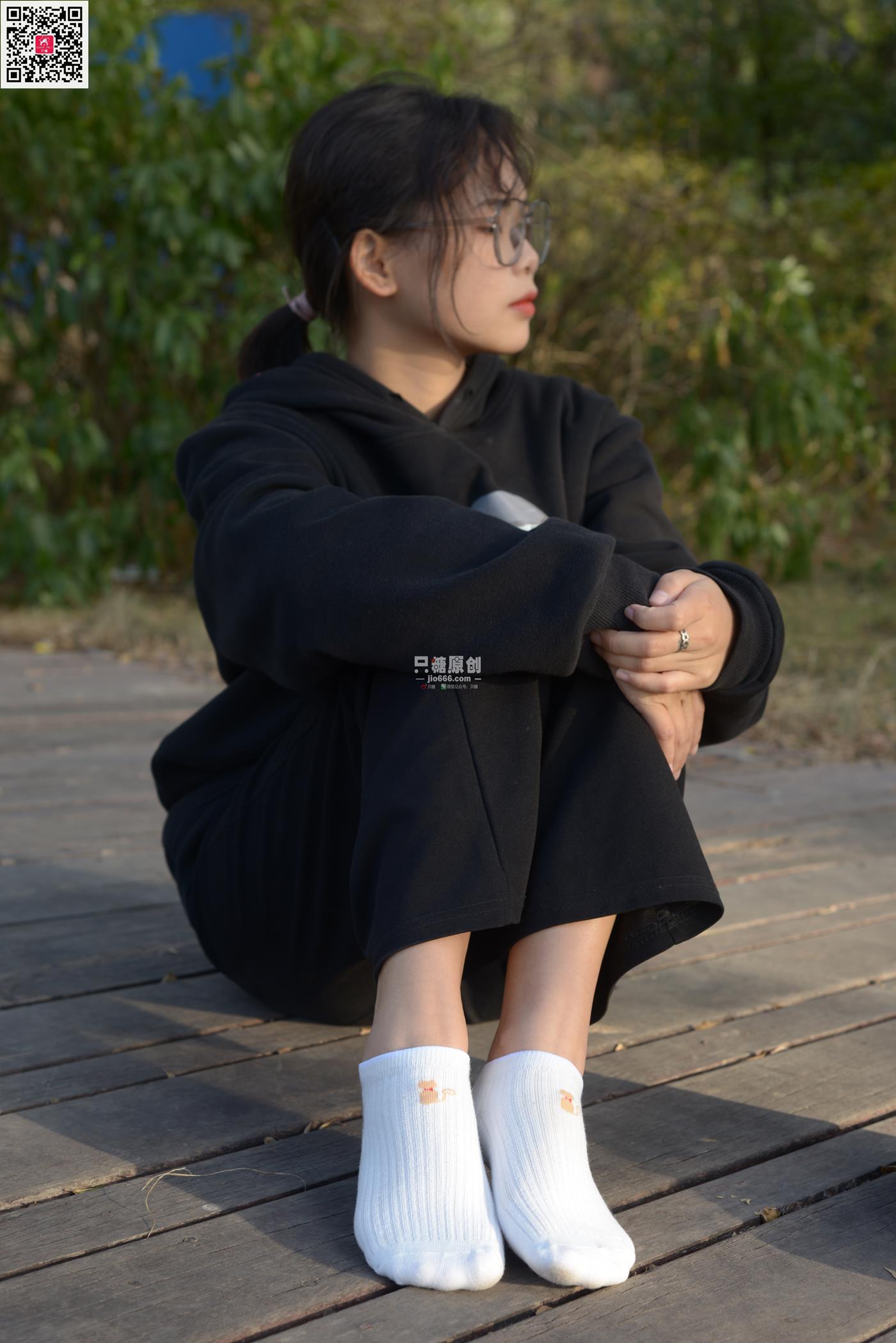 图片[92]-[只糖原创]NO.574 露露 陪落叶看了一次黄昏[150P] – 速更版-美库