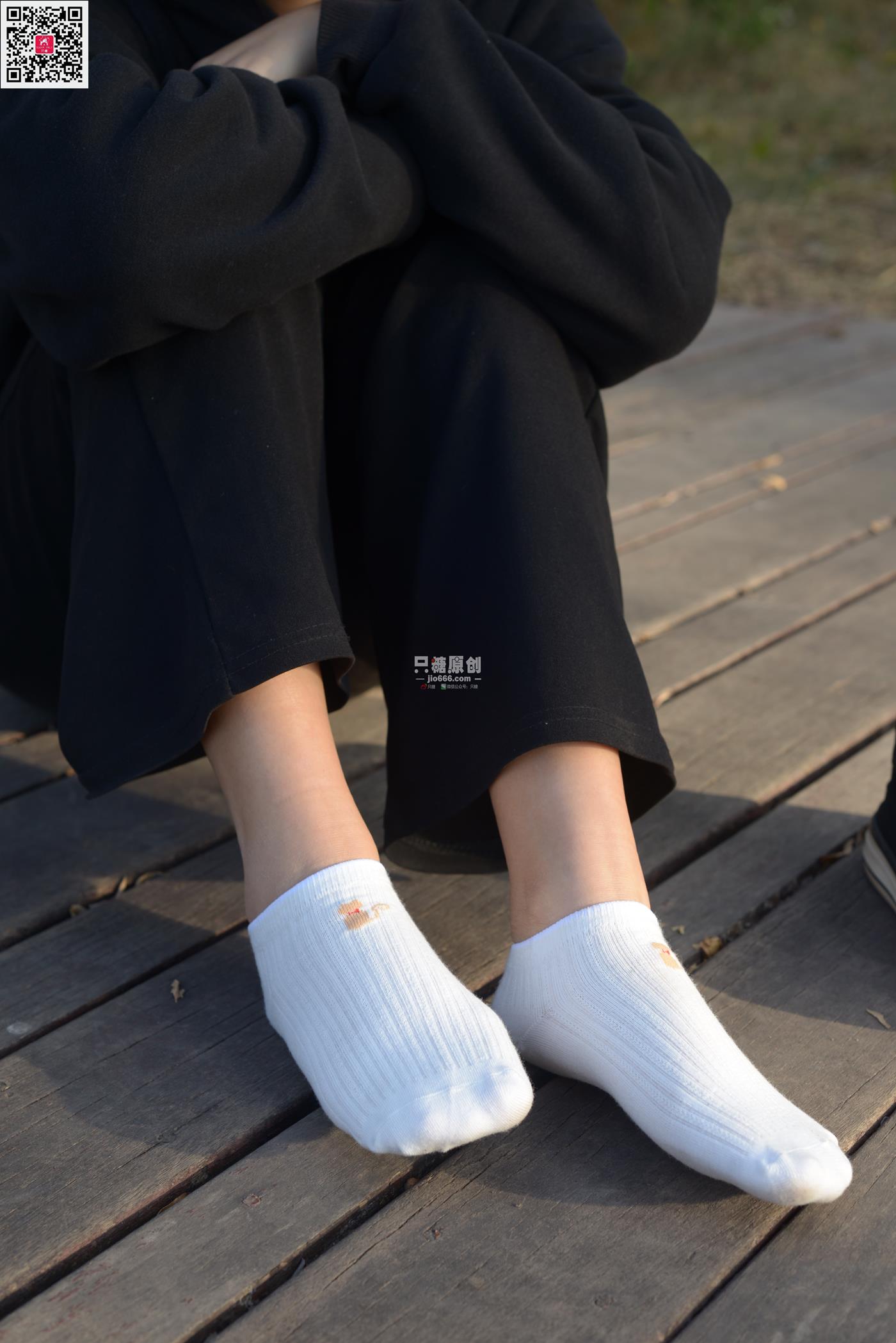 图片[98]-[只糖原创]NO.574 露露 陪落叶看了一次黄昏[150P] – 速更版-美库