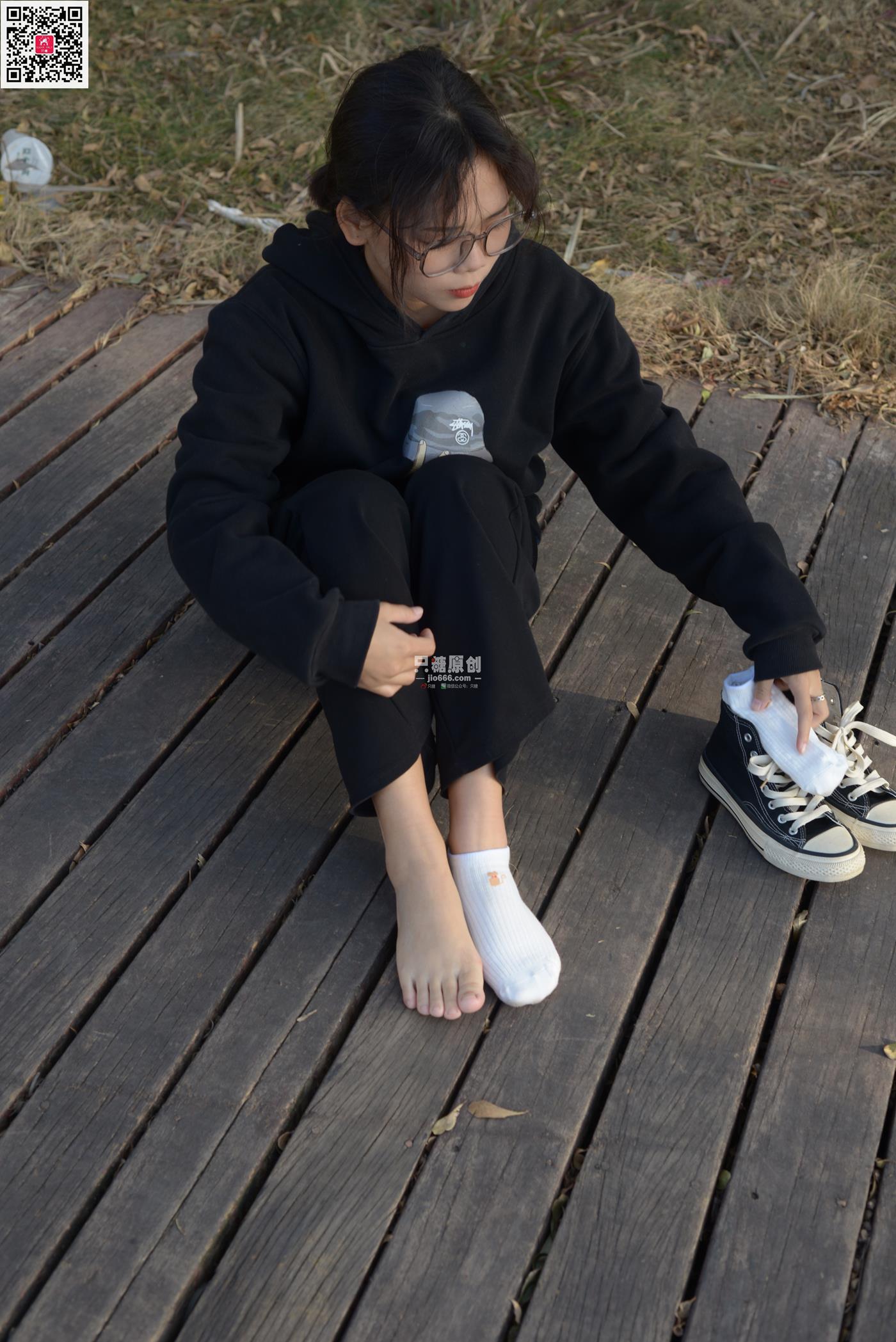 图片[109]-[只糖原创]NO.574 露露 陪落叶看了一次黄昏[150P] – 速更版-美库