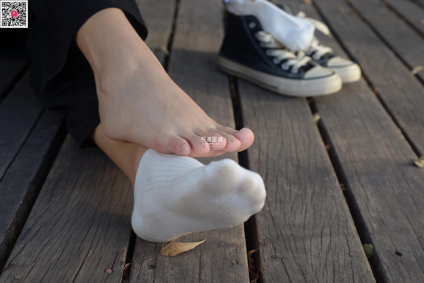 图片[118]-[只糖原创]NO.574 露露 陪落叶看了一次黄昏[150P] – 速更版-美库