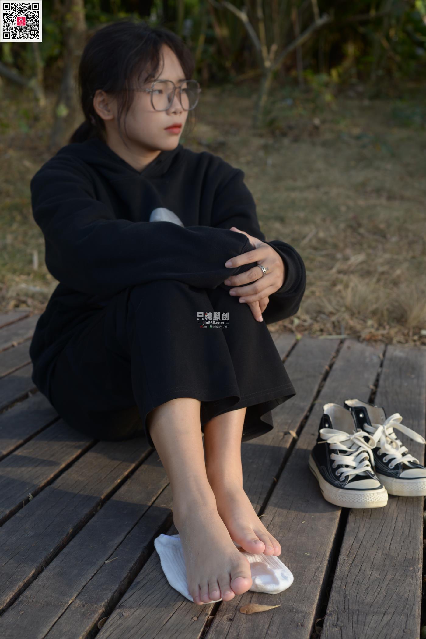 图片[132]-[只糖原创]NO.574 露露 陪落叶看了一次黄昏[150P] – 速更版-美库