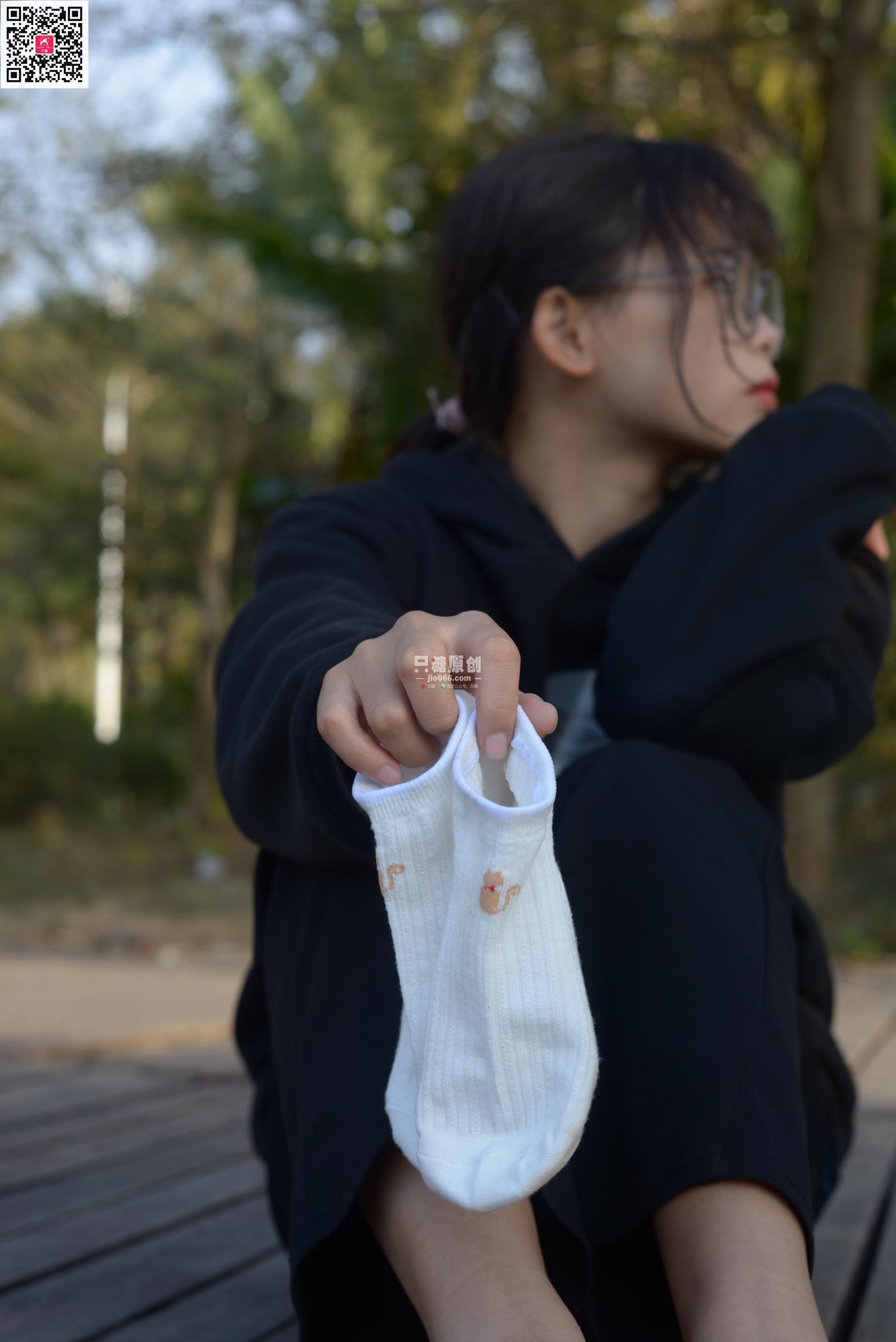 图片[146]-[只糖原创]NO.574 露露 陪落叶看了一次黄昏[150P] – 速更版-美库