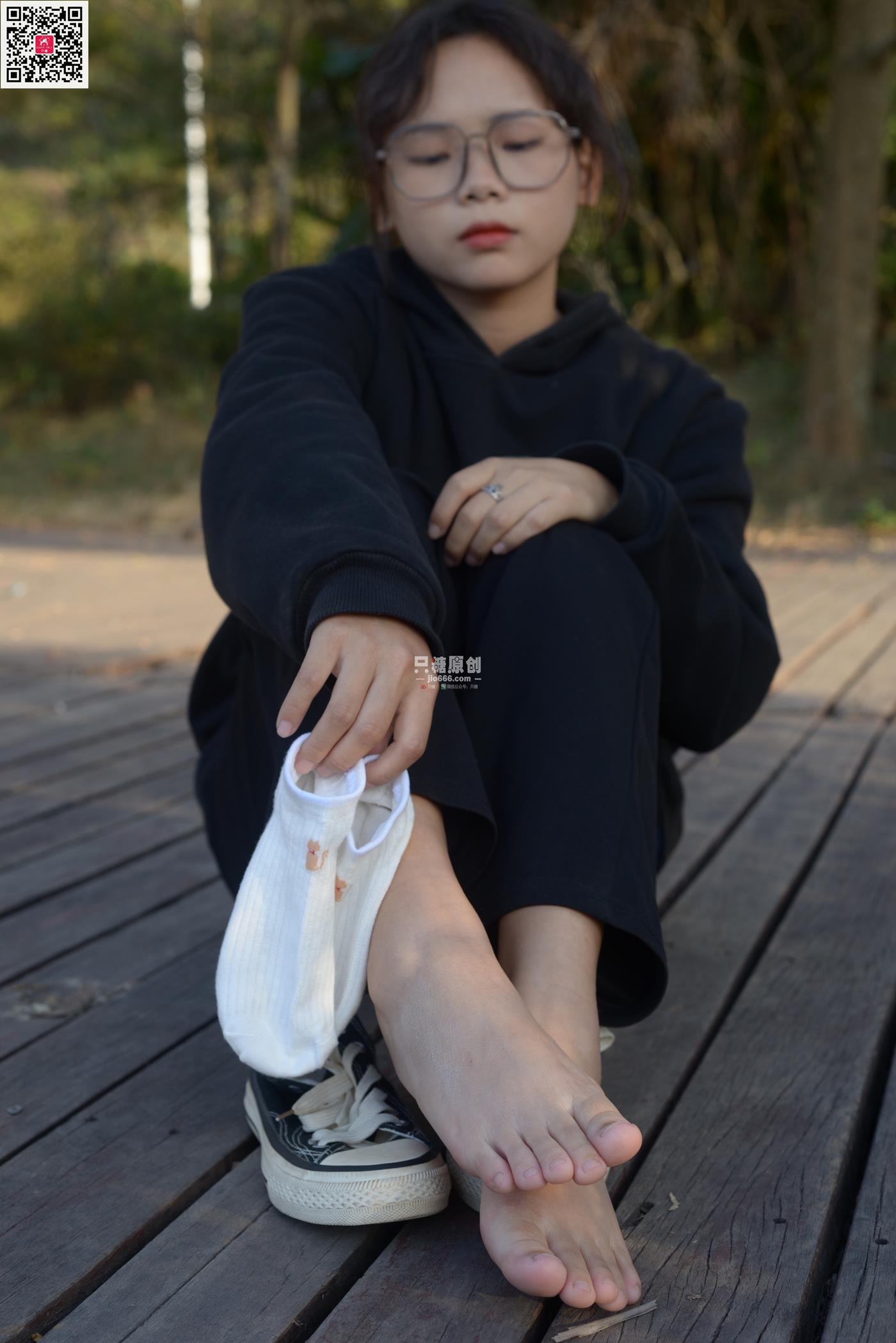 图片[151]-[只糖原创]NO.574 露露 陪落叶看了一次黄昏[150P] – 速更版-美库