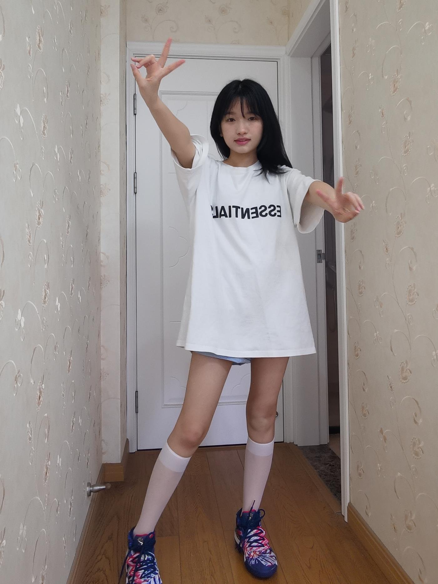 图片[92]-[誉铭传媒]袜足摄影 2022年《6月整合福利》[120P] – 速更版-美库