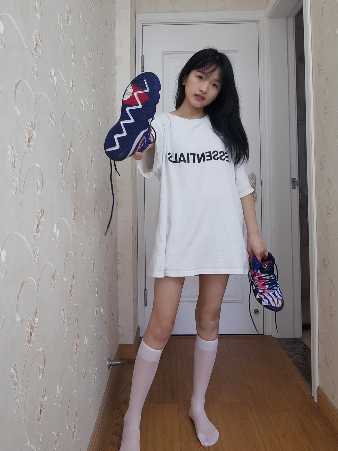 图片[95]-[誉铭传媒]袜足摄影 2022年《6月整合福利》[120P] – 速更版-美库