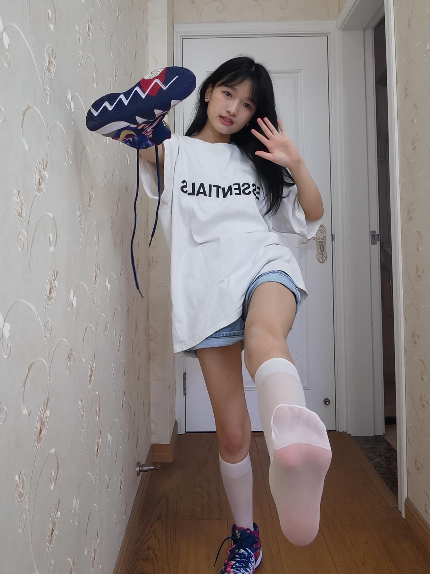 图片[96]-[誉铭传媒]袜足摄影 2022年《6月整合福利》[120P] – 速更版-美库