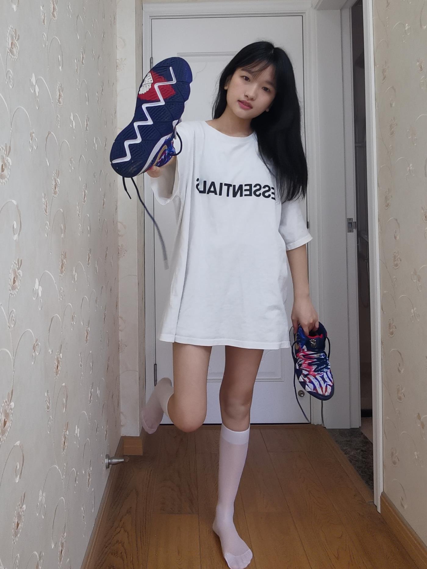 图片[101]-[誉铭传媒]袜足摄影 2022年《6月整合福利》[120P] – 速更版-美库