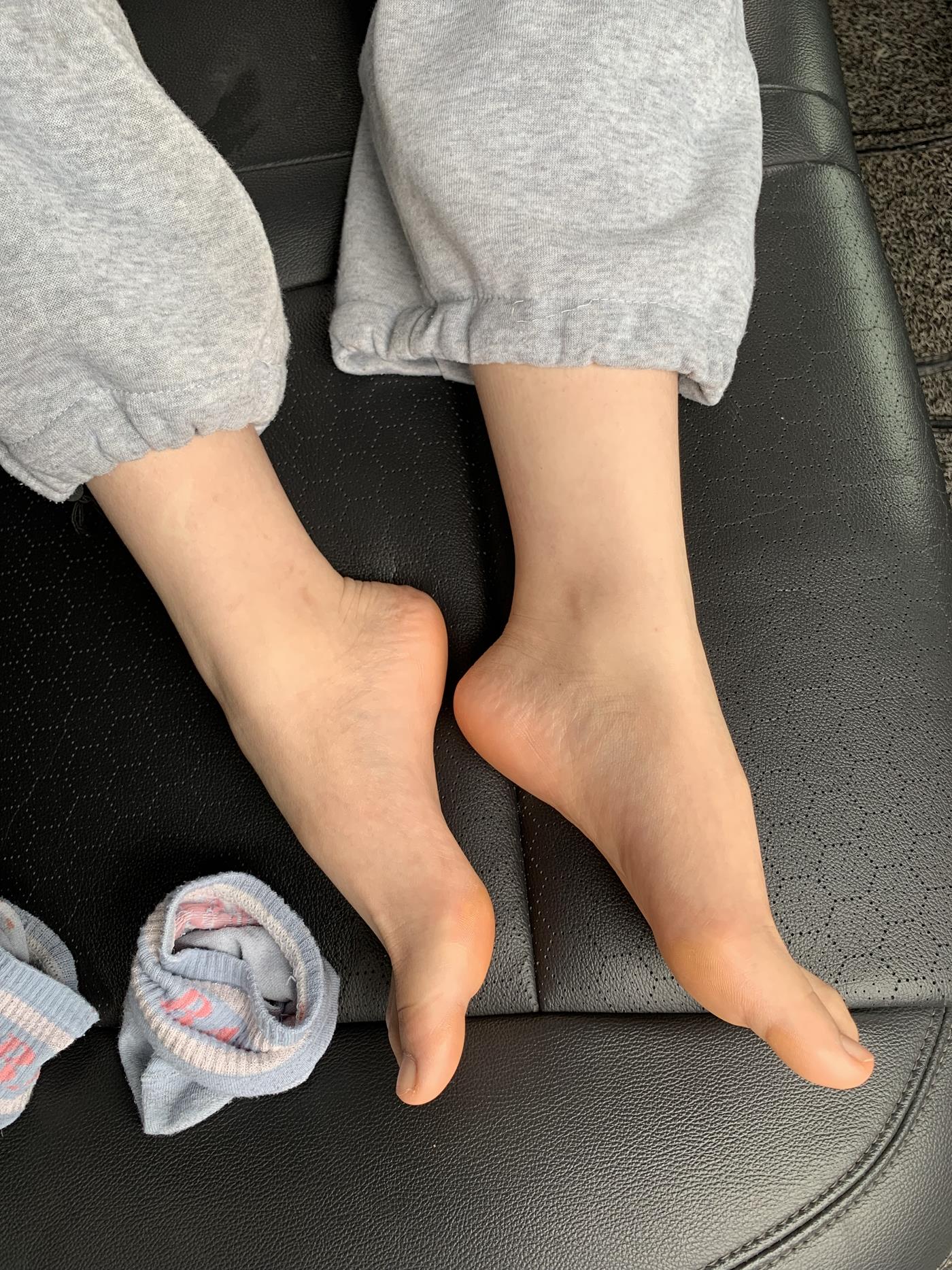 图片[22]-[誉铭传媒]袜足摄影 2022年《6月整合福利》二[130P] – 速更版-美库