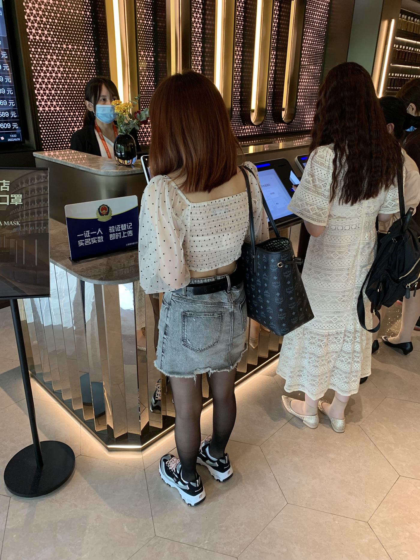 图片[112]-[誉铭传媒]袜足摄影 2022年《6月整合福利》二[130P] – 速更版-美库