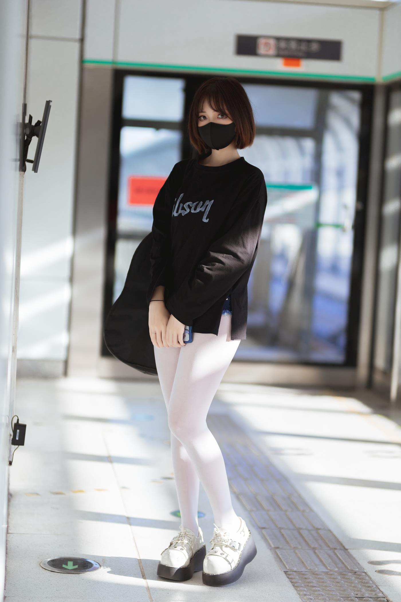 图片[10]-洛桑w伊梓  地铁吉他 [26P] – 速更版-美库