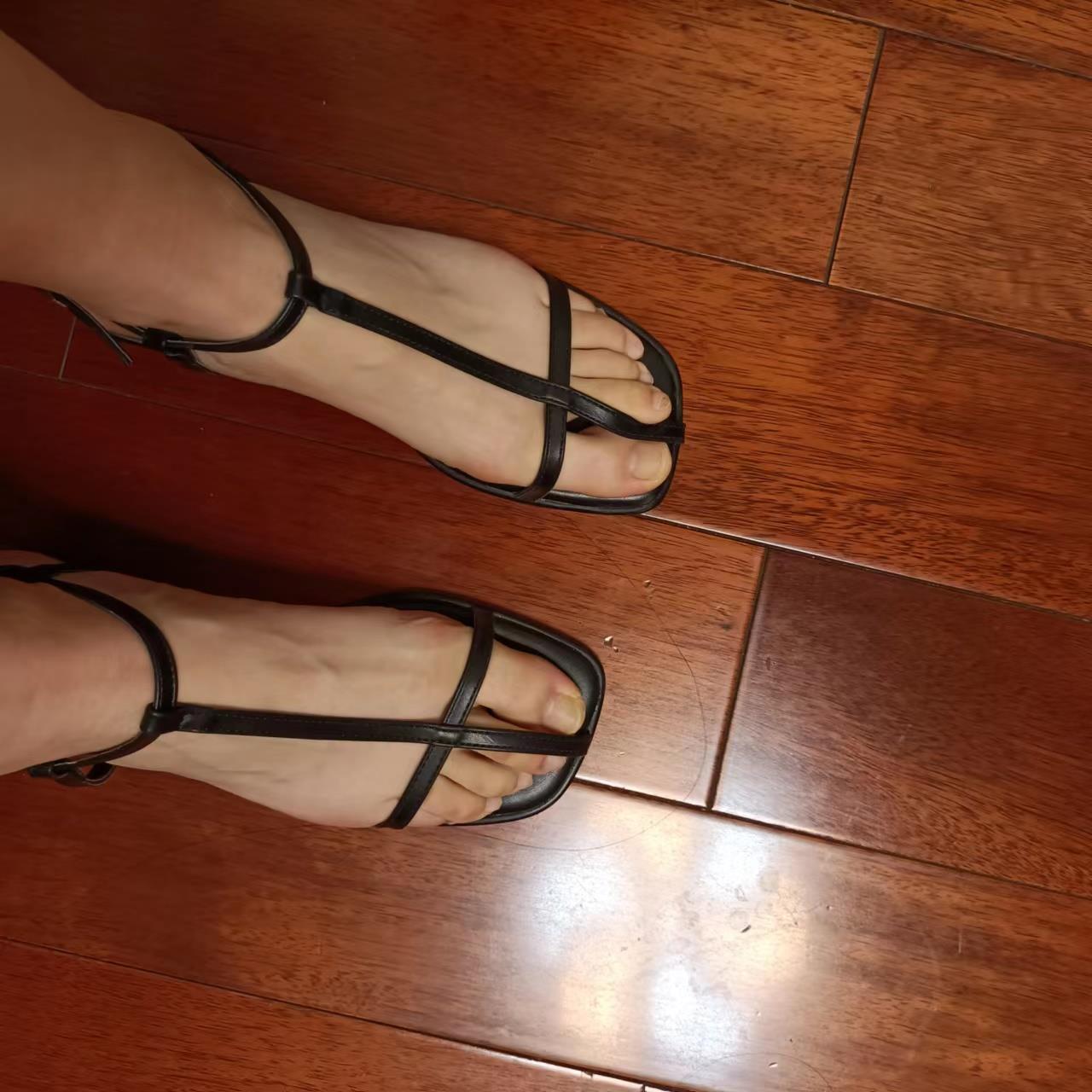 图片[142]-[誉铭传媒]袜足摄影 2022年《7月整合福利》[141P] – 速更版-美库