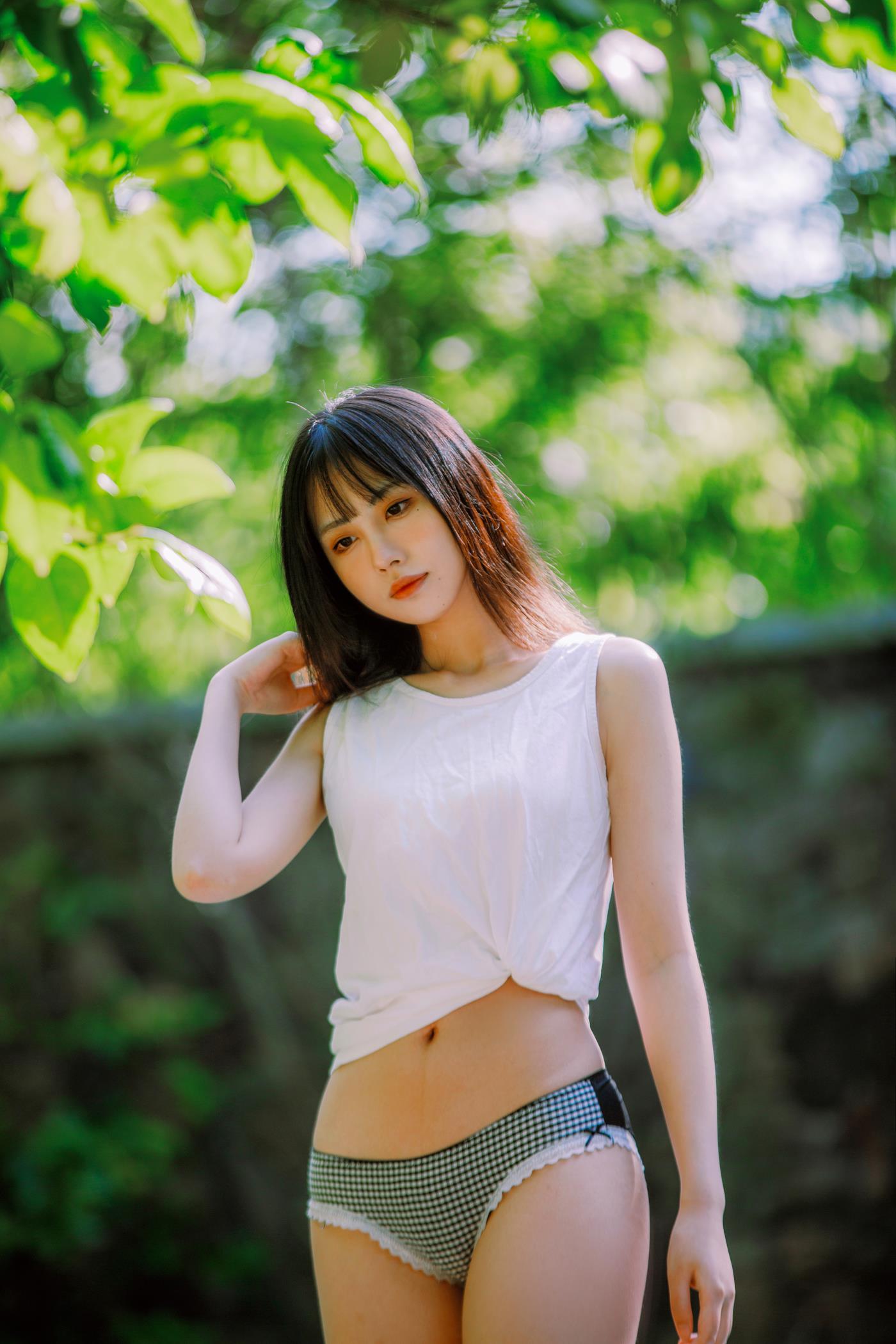 图片[18]-次元少女念雪ww  夏日微风 [50P] – 速更版-美库