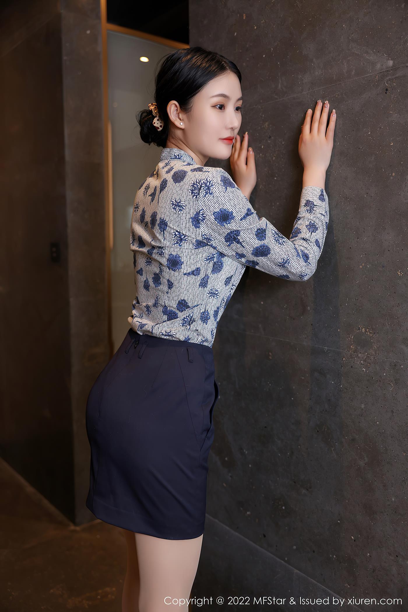 图片[25]-[MFStar模范学院] 2022.10.09 VOL.569 Ai西西里 制服美腿[28P] – 速更版-美库