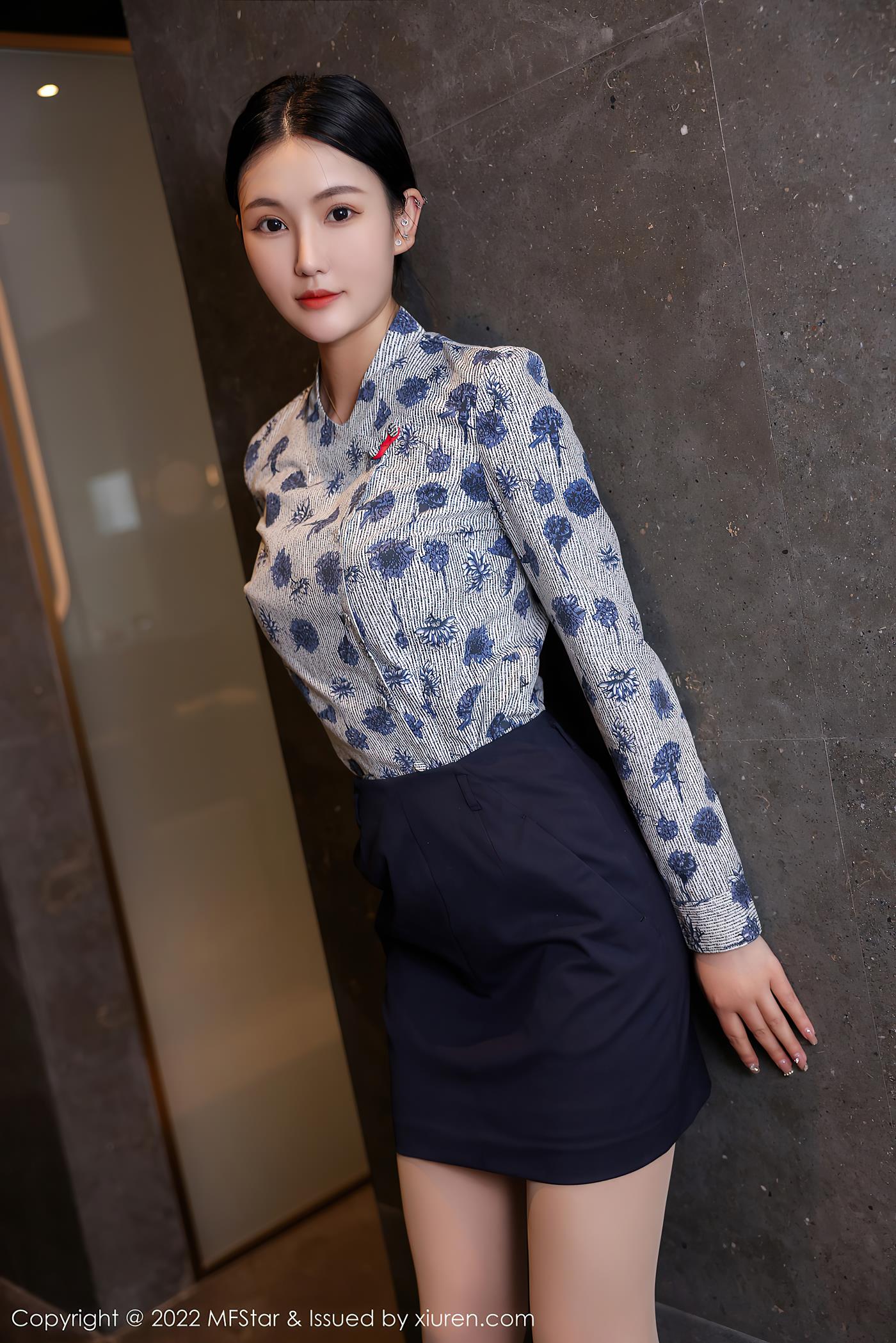 图片[26]-[MFStar模范学院] 2022.10.09 VOL.569 Ai西西里 制服美腿[28P] – 速更版-美库