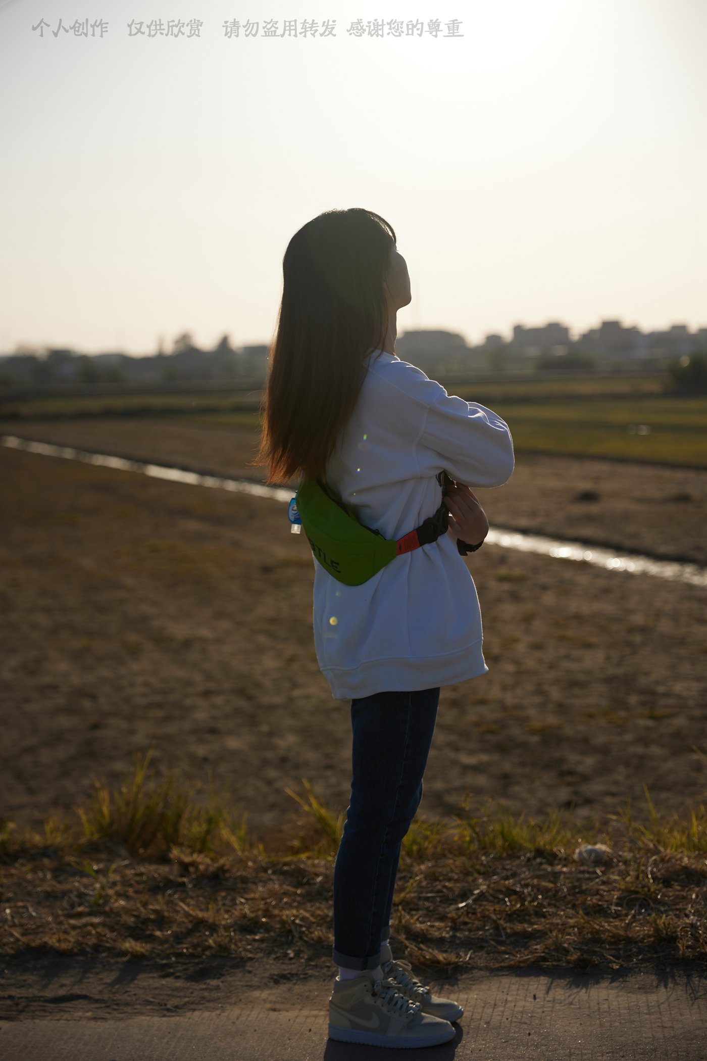 图片[130]-[见新摄影]NO.027 追赶落日余晖的逆光少女[133P] – 速更版-美库