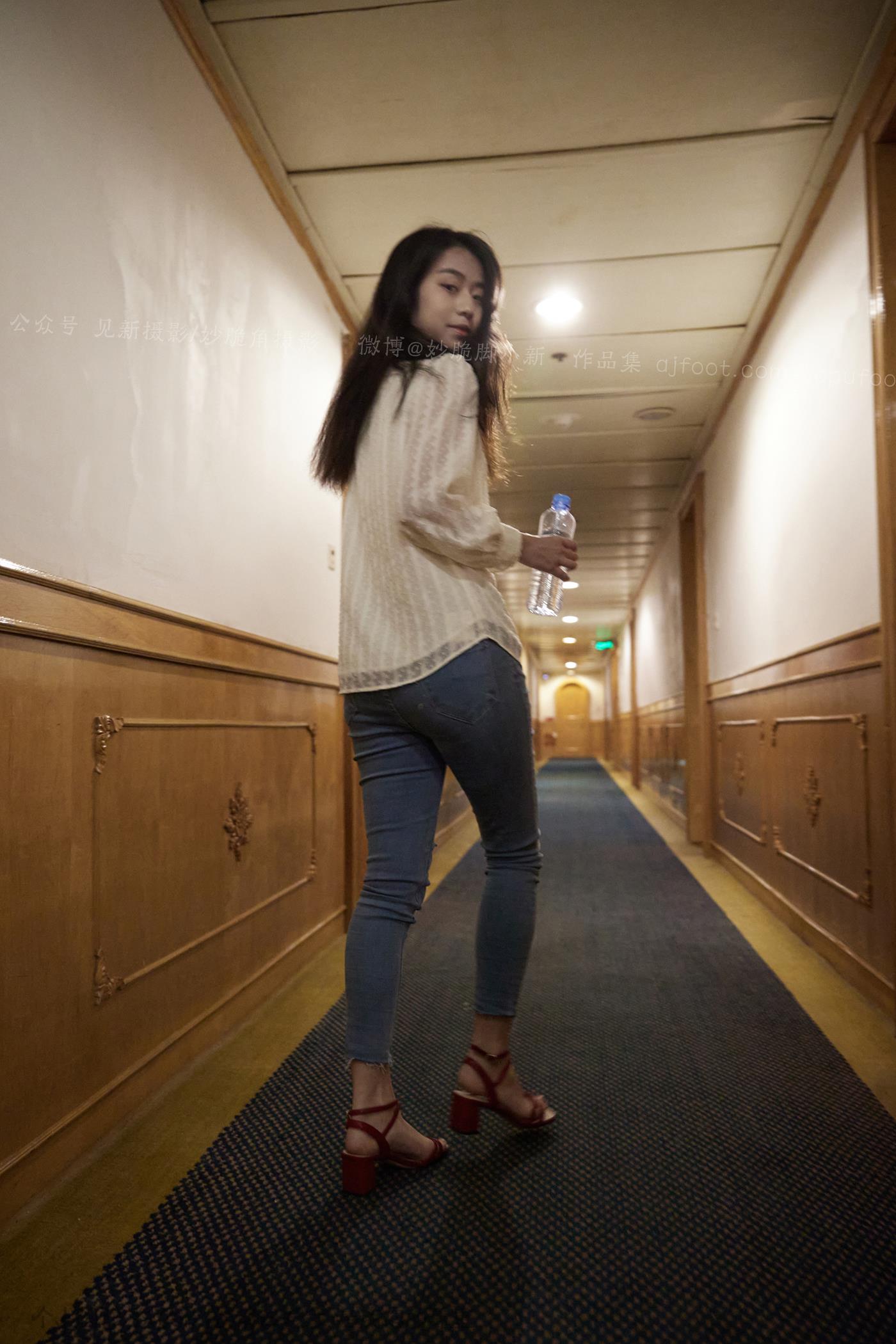 图片[89]-[见新摄影]NO.029 王家卫风格红色高跟鞋，质朴的生活气 (1) [88P] – 速更版-美库