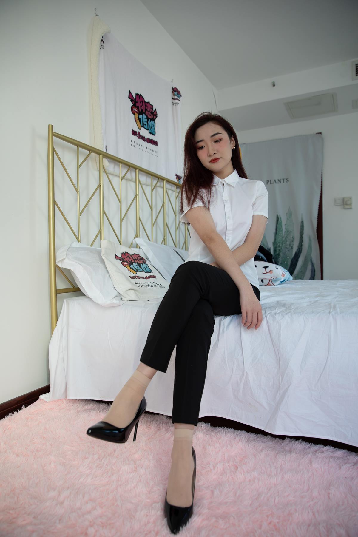 图片[10]-物恋传媒 NO.621 小晴-冬日梅林 (1) [84P] – 速更版-美库