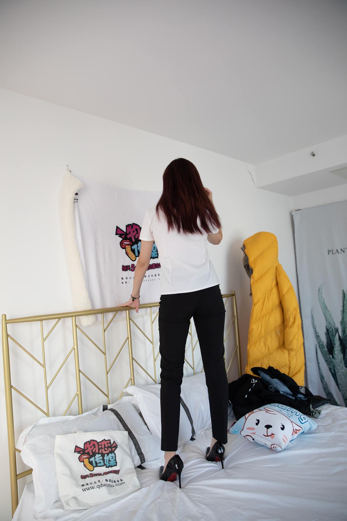 图片[66]-物恋传媒 NO.621 小晴-冬日梅林 (1) [84P] – 速更版-美库