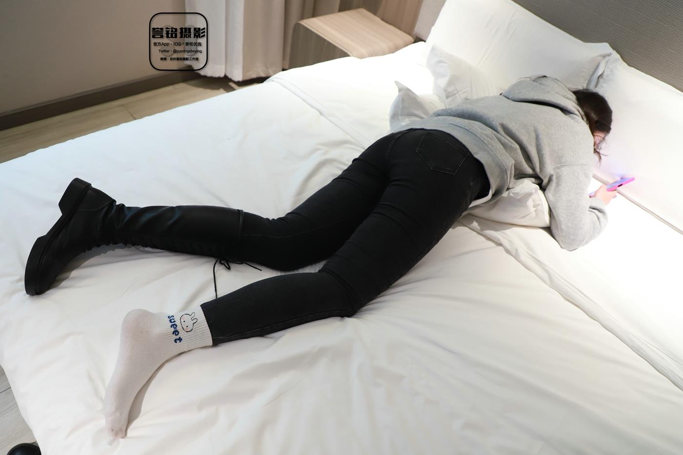 图片[37]-[誉铭传媒]袜足摄影 2022年《2022.04.22特约作品》[90P] – 速更版-美库