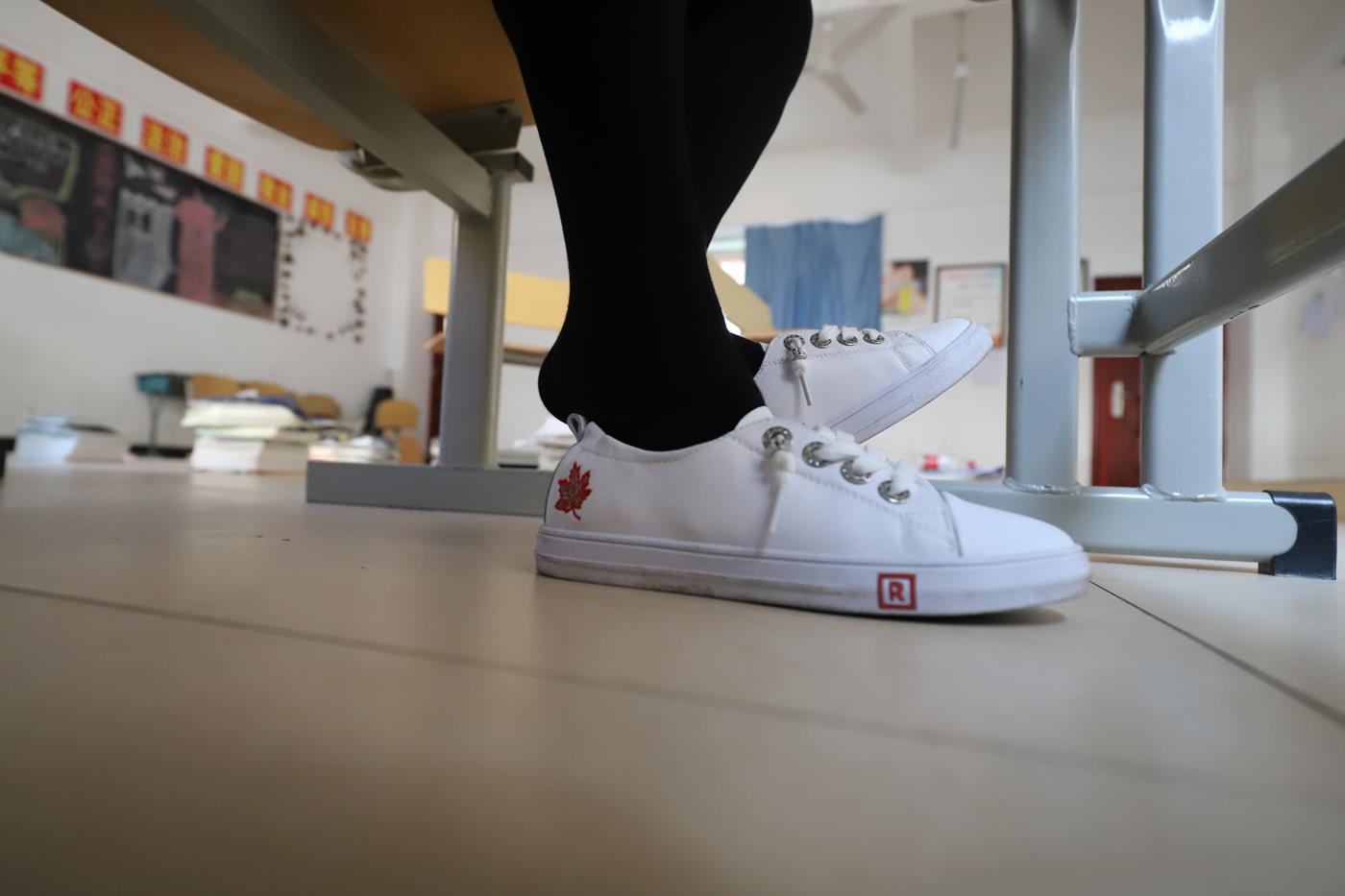 图片[73]-大西瓜爱牙膏-2019 10月活动 模特2（二） 校园厚黑丝 [104P] – 速更版-美库