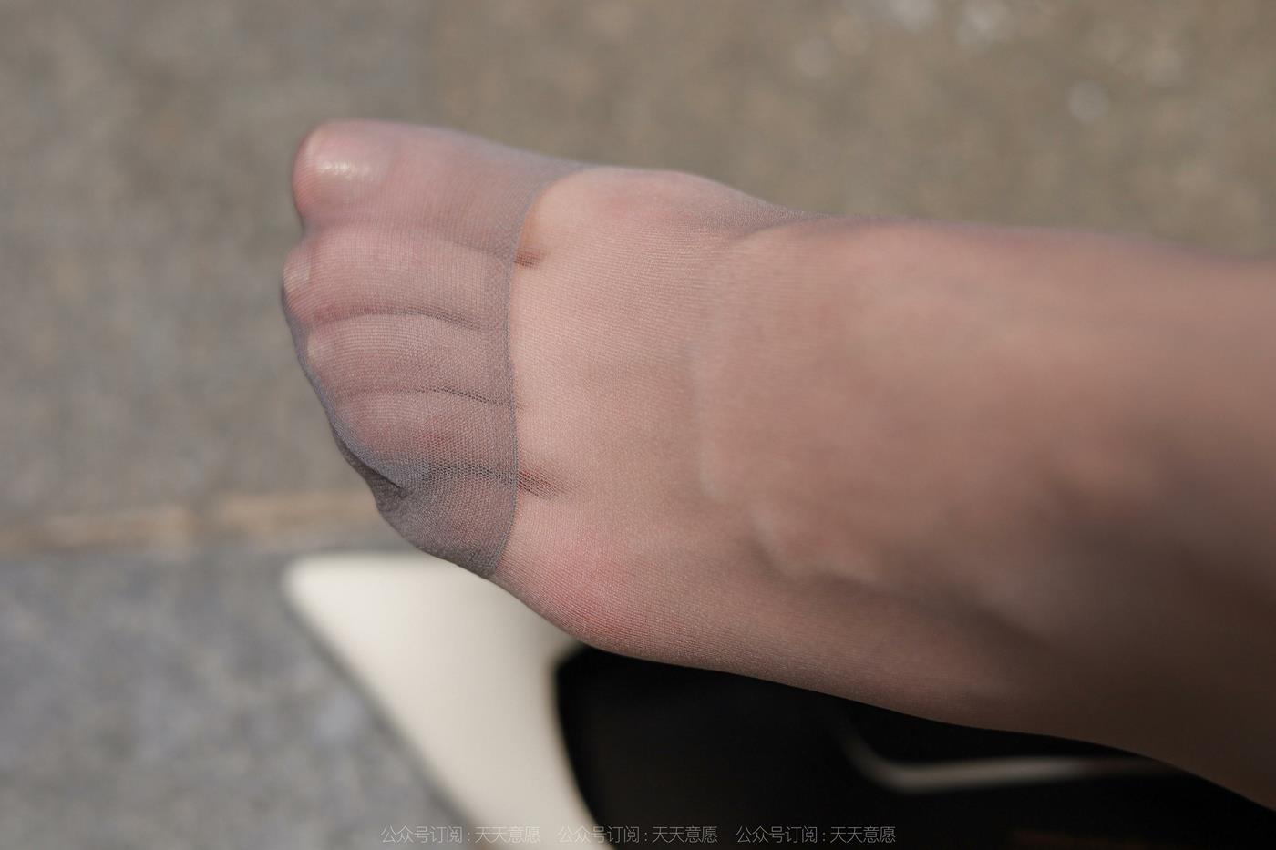 图片[37]-[IESS异思趣向] 2022.06.07 丝享家1110：团团《灰丝蓝色短裙》[86P] – 速更版-美库