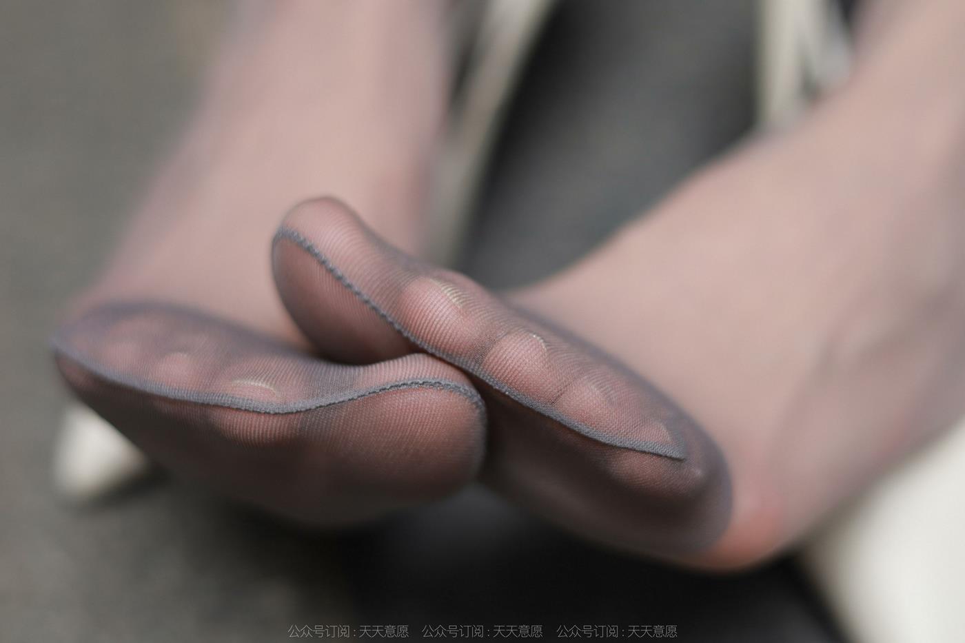 图片[77]-[IESS异思趣向] 2022.06.07 丝享家1110：团团《灰丝蓝色短裙》[86P] – 速更版-美库