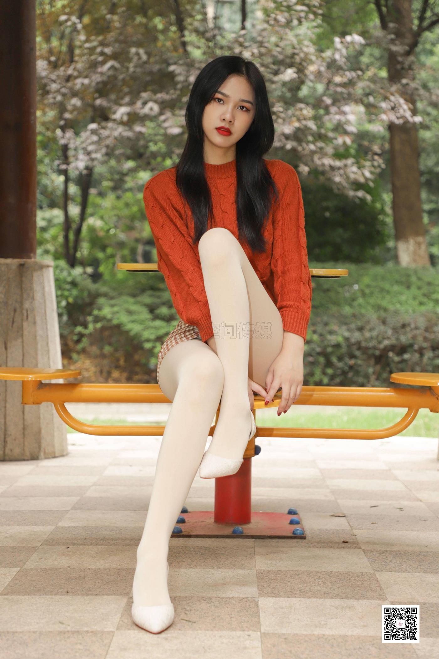 图片[13]-[SiHua思话] SJ065 橙子 冬日公园那一缕阳光 [48P] – 速更版-美库