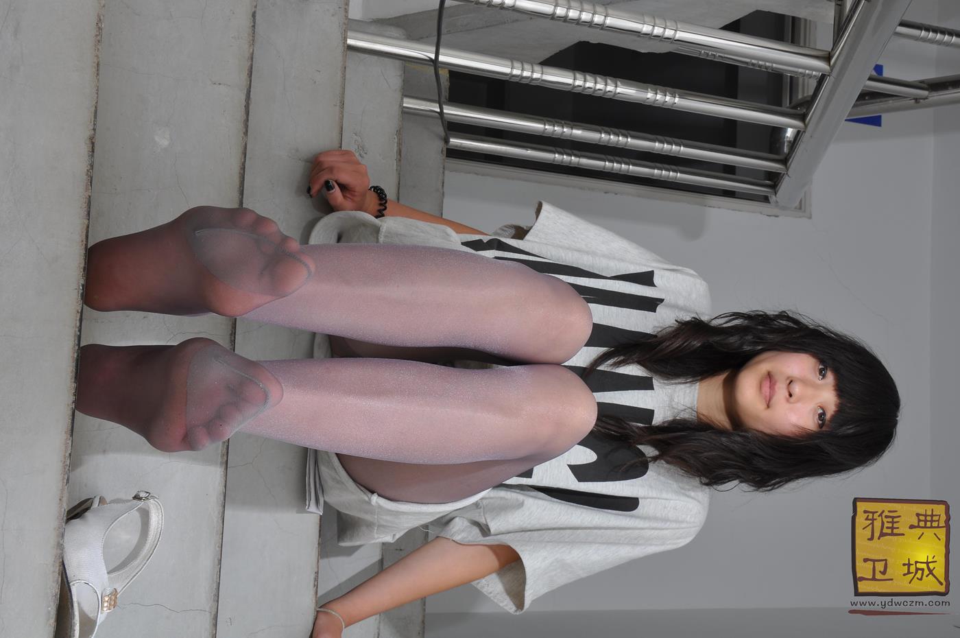 图片[45]-雅典卫城  楼梯间发呆的小姐姐 2010-005 (3) [79P] – 速更版-美库