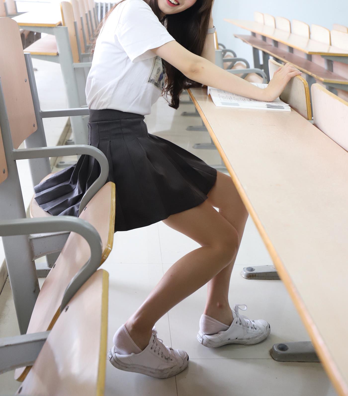 图片[16]-大西瓜爱牙膏-2019 11X活动 模特2（二） 教室短裙船袜 (1) [84P] – 速更版-美库