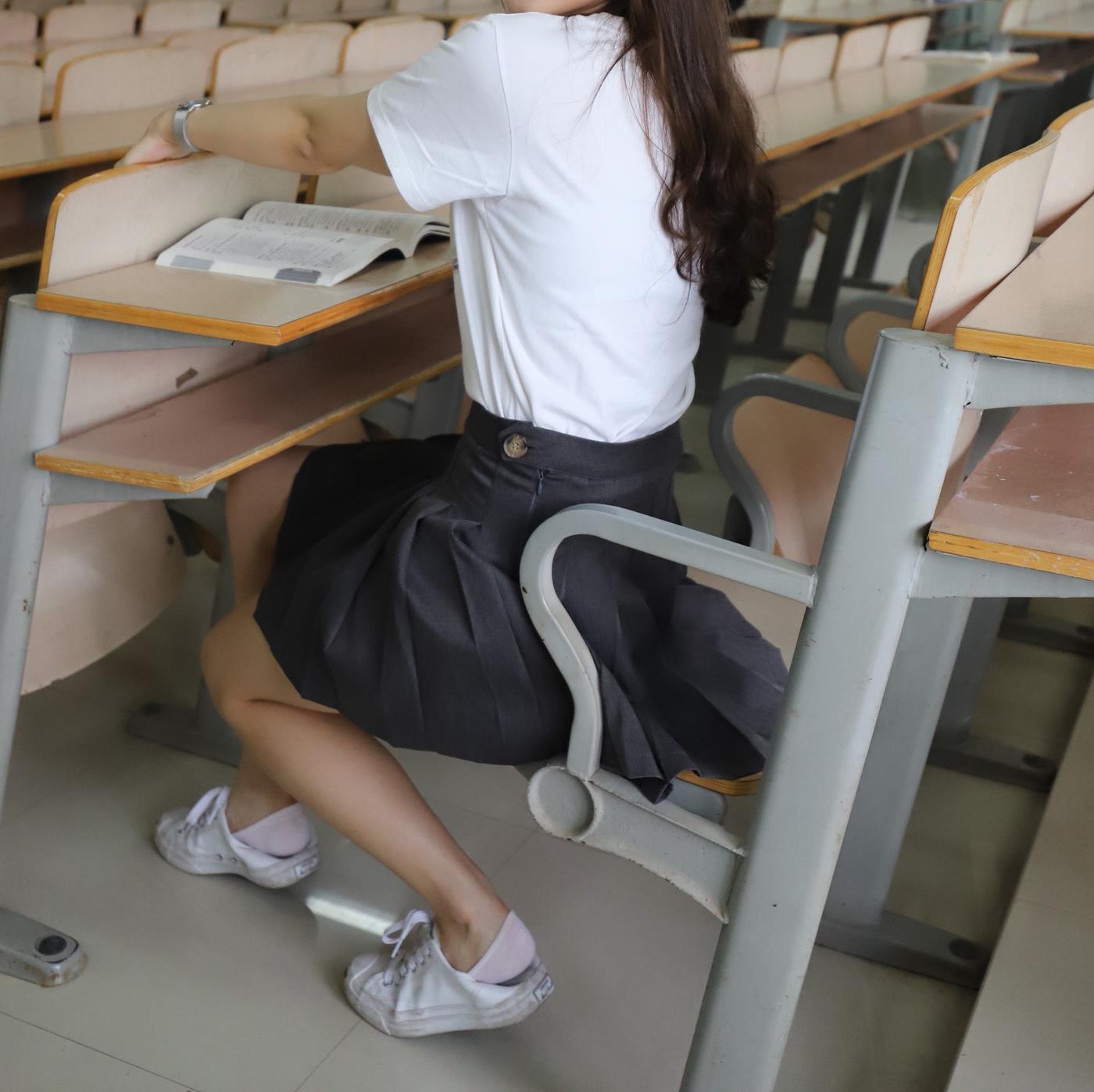 图片[23]-大西瓜爱牙膏-2019 11X活动 模特2（二） 教室短裙船袜 (1) [84P] – 速更版-美库