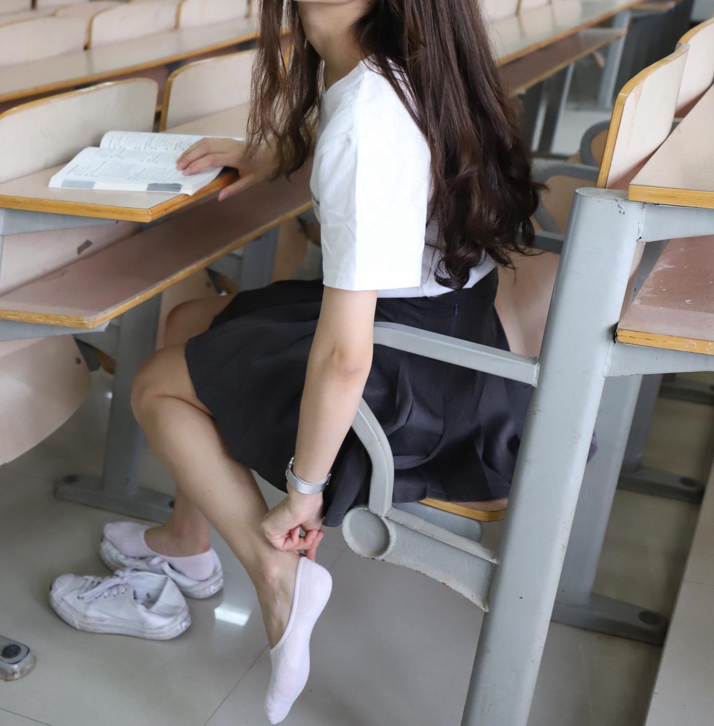 图片[39]-大西瓜爱牙膏-2019 11X活动 模特2（二） 教室短裙船袜 (1) [84P] – 速更版-美库