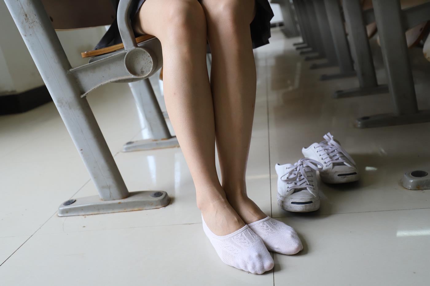 图片[11]-大西瓜爱牙膏-2019 11X活动 模特2（二） 教室短裙船袜 (4) [60P] – 速更版-美库