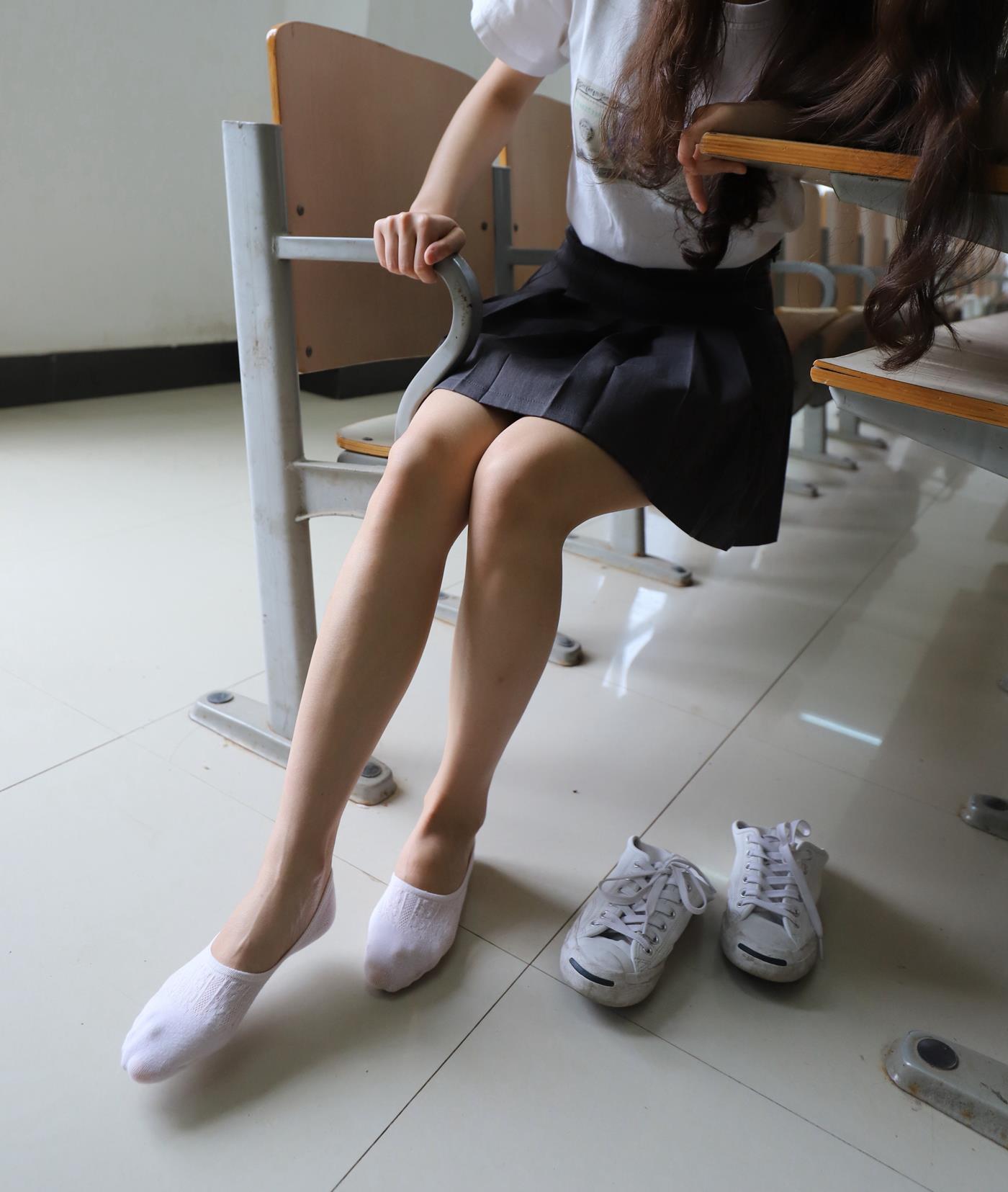 图片[19]-大西瓜爱牙膏-2019 11X活动 模特2（二） 教室短裙船袜 (4) [60P] – 速更版-美库