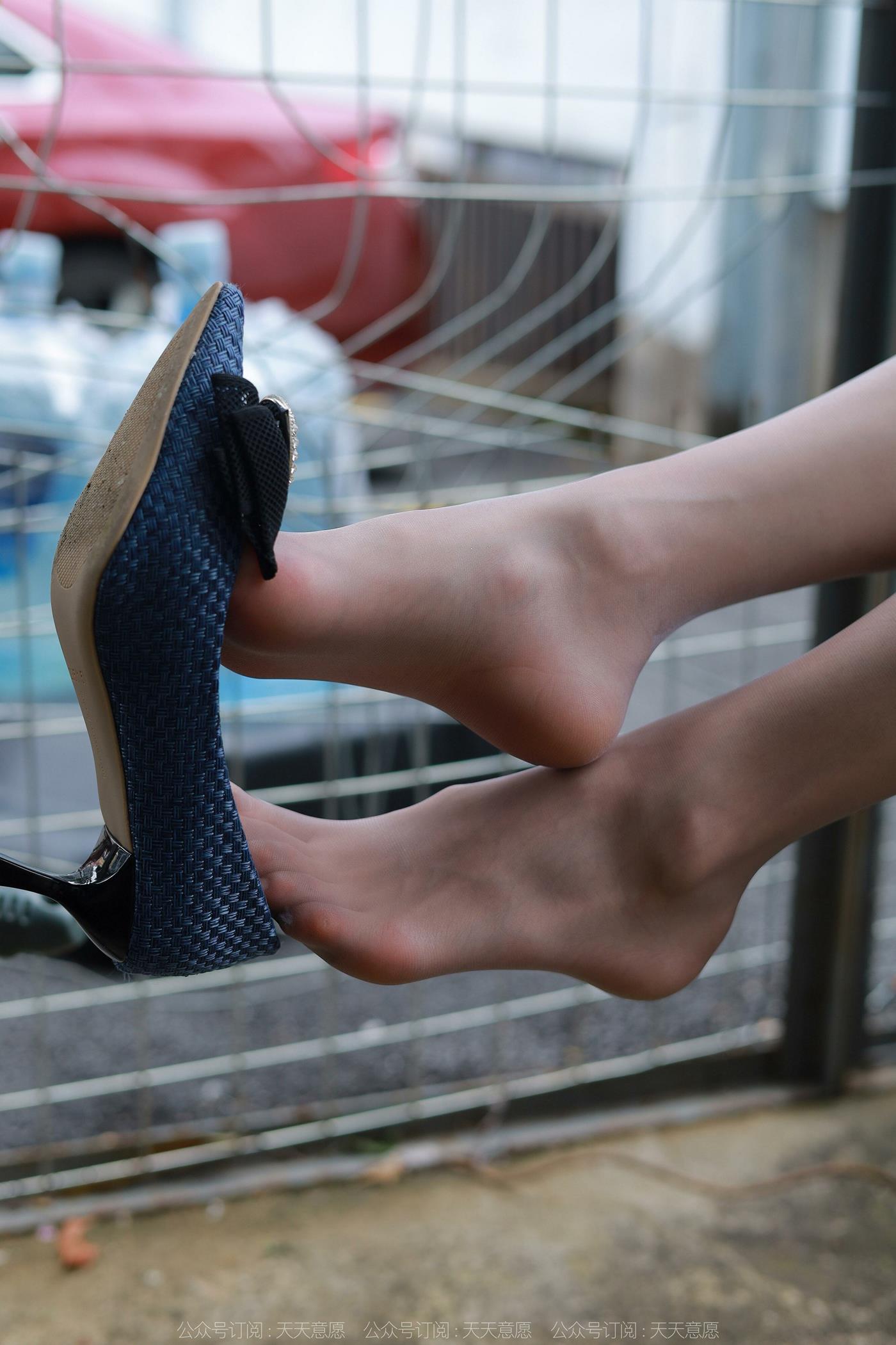 图片[35]-[IESS异思趣向] 2022.06.09 丝享家1112：小六《蓝鞋灰丝》[85P/154MB] – 速更版-美库