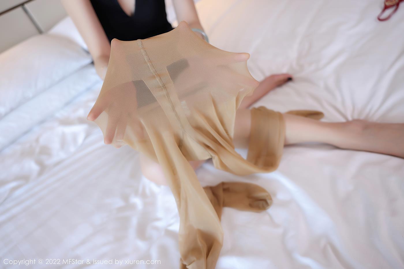 图片[32]-[MFStar模范学院] 2022.10.19 VOL.572 吴思晚 丝袜美腿[46P] – 速更版-美库