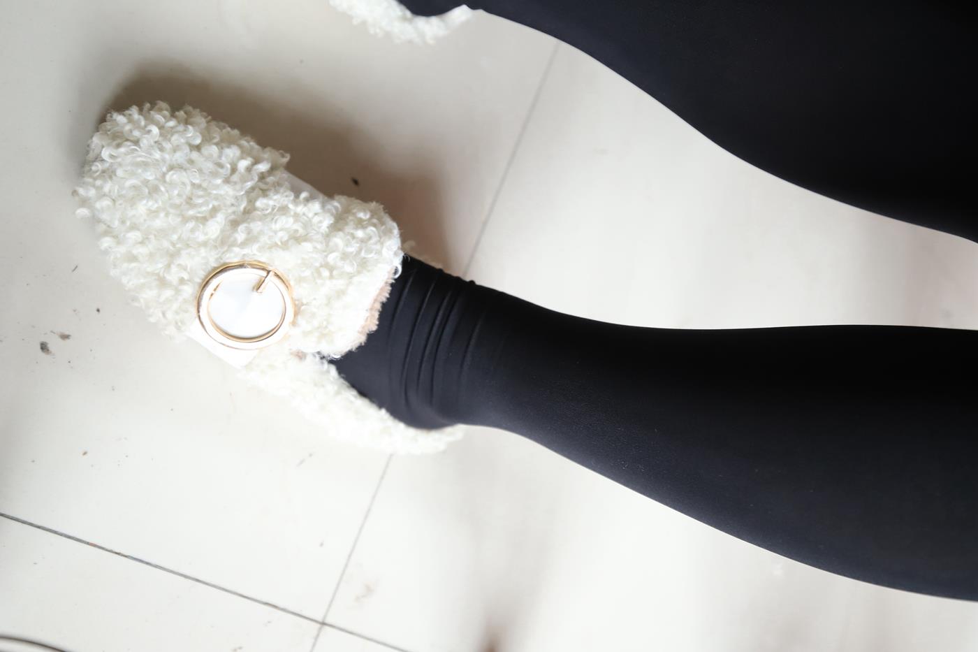 图片[18]-大西瓜爱牙膏-2019 11X活动 模特3（三） 教室黑丝厚长袜 (1) [84P] – 速更版-美库