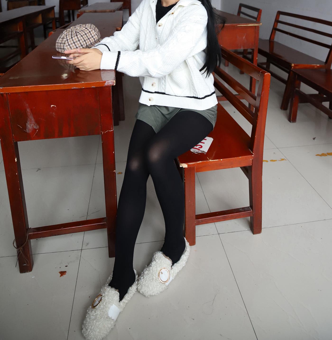 图片[26]-大西瓜爱牙膏-2019 11X活动 模特3（三） 教室黑丝厚长袜 (1) [84P] – 速更版-美库