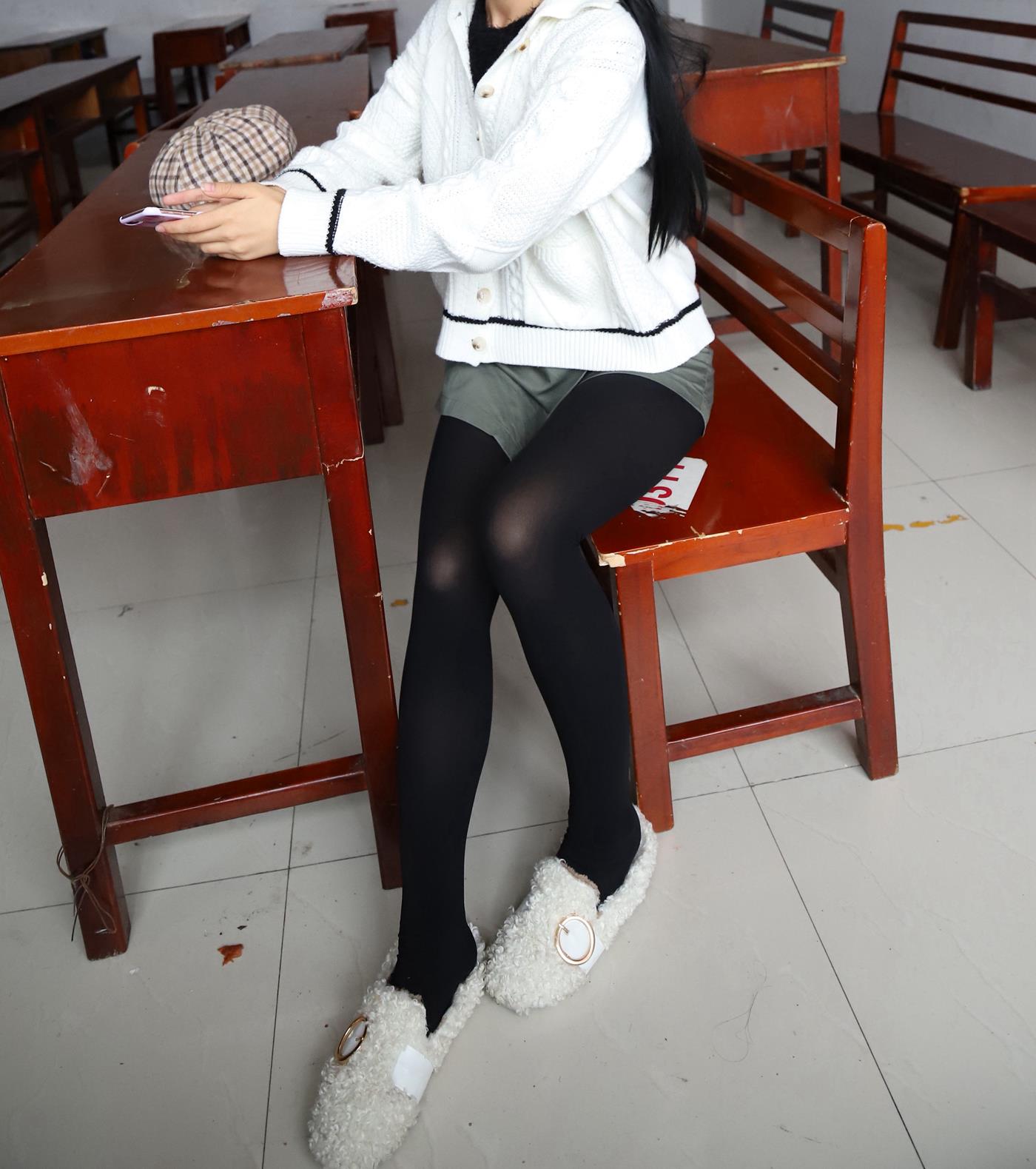 图片[27]-大西瓜爱牙膏-2019 11X活动 模特3（三） 教室黑丝厚长袜 (1) [84P] – 速更版-美库