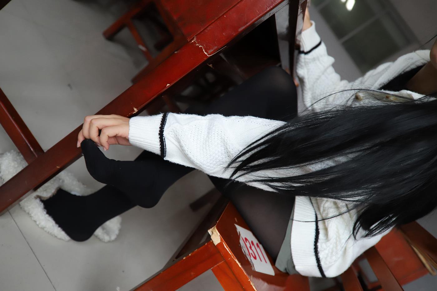 图片[10]-大西瓜爱牙膏-2019 11X活动 模特3（三） 教室黑丝厚长袜 (2) [71P] – 速更版-美库